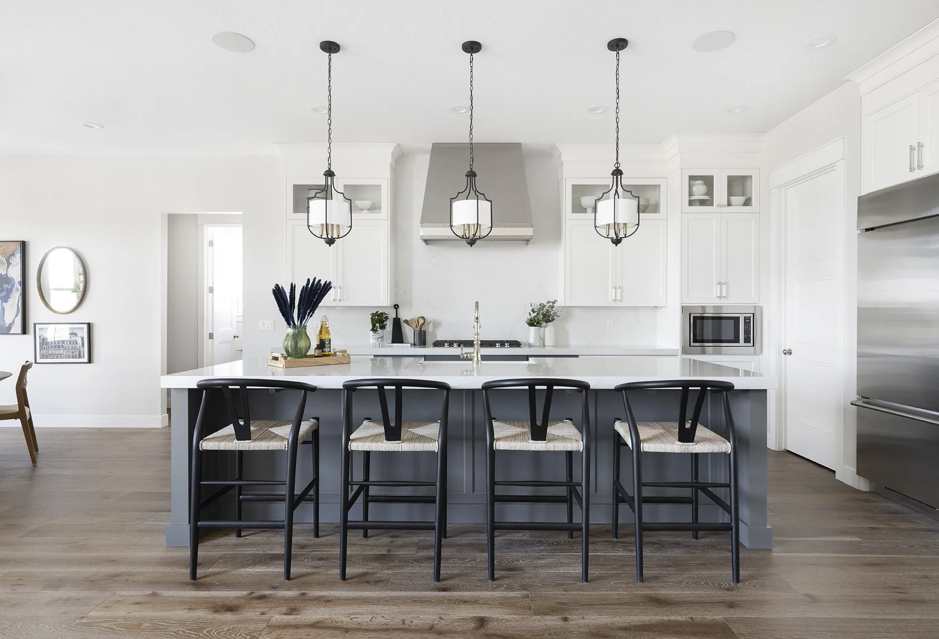 PRE223_Renaissance_European Romantic_Parade_INT_Kitchen_Island_Cabinets_Stove Hood_Lighting_Appliances.jpg