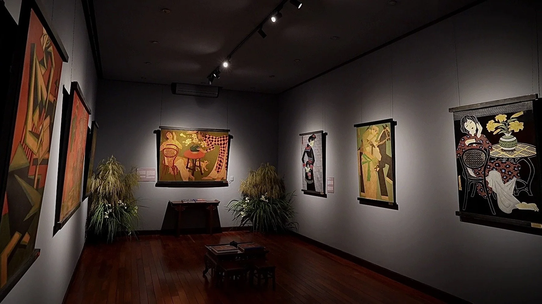 ART WORLD DATABASE Interview With Thang Long Art Gallery Thang Long 