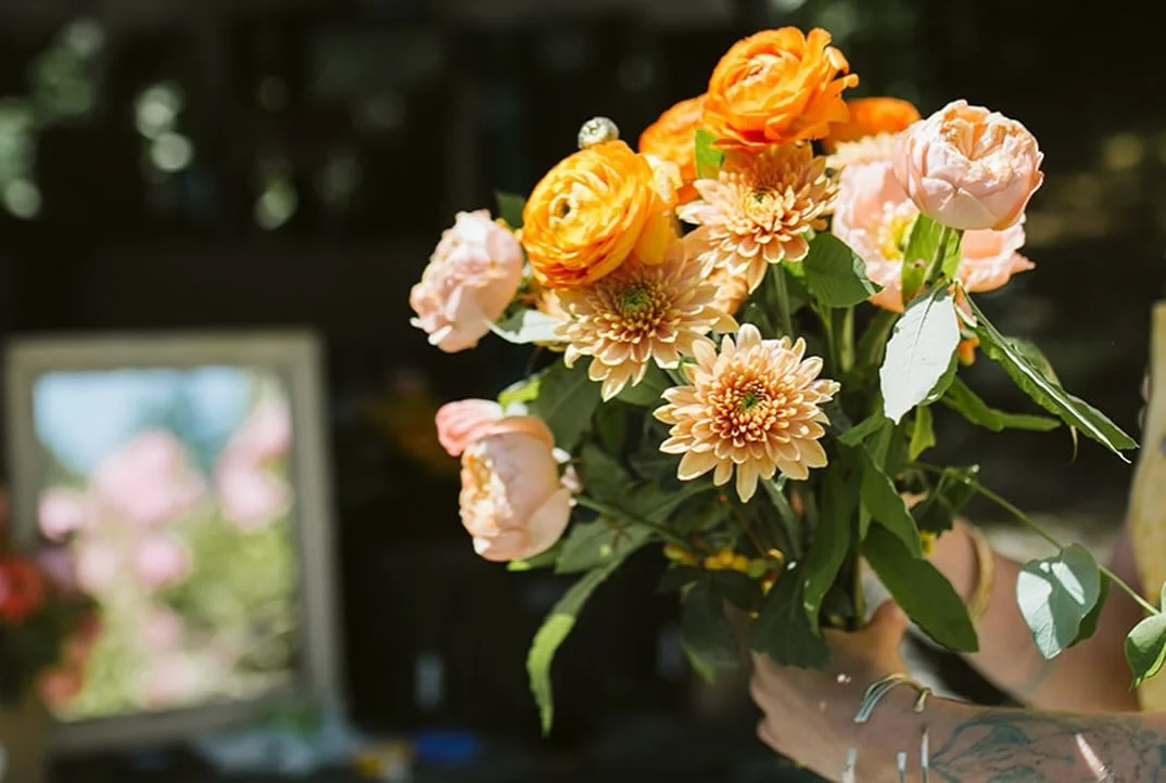 A tiny selection of some of my favourite flowers, foliage and moments from 2025.
Time to hibernate and give this lil brain a rest from the social media world. 
2026 couples, we still have some availability and you better believe we are over here plot