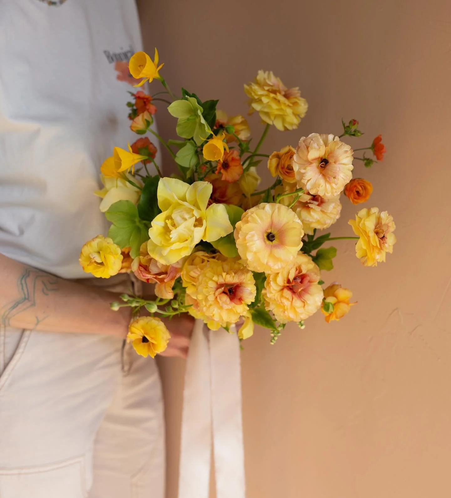 Spring flowers giving me life 🌼
In the studio with @deerleapflorals