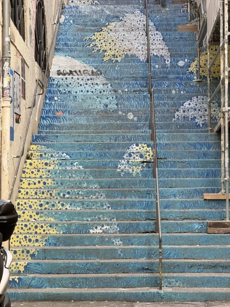 Treppe als Welle, von unten
