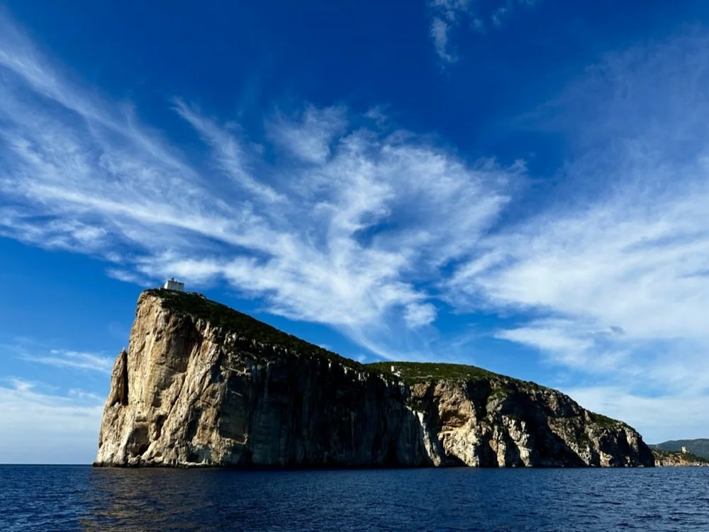 Das Capo Caccia vom Wasser aus