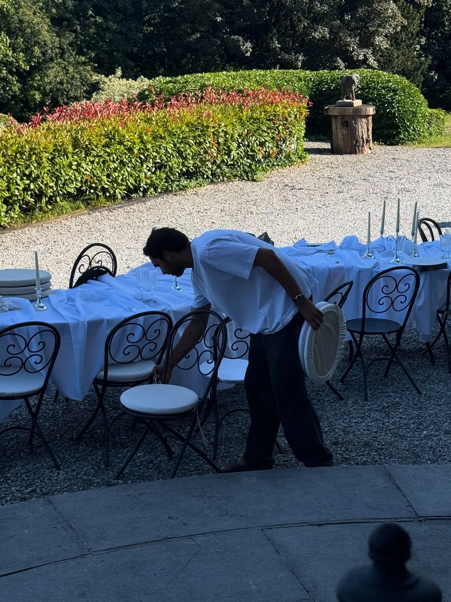 Slow summer day with an incredible team at @domainelaurensart. Some Behind the scenes of a romance woven in shadow and light&hellip;

Venue : @domainelaurensart 
Photographer : @lizdvorkina.weddings 
Wedding Content Creator : @bielobridal 
Designer &