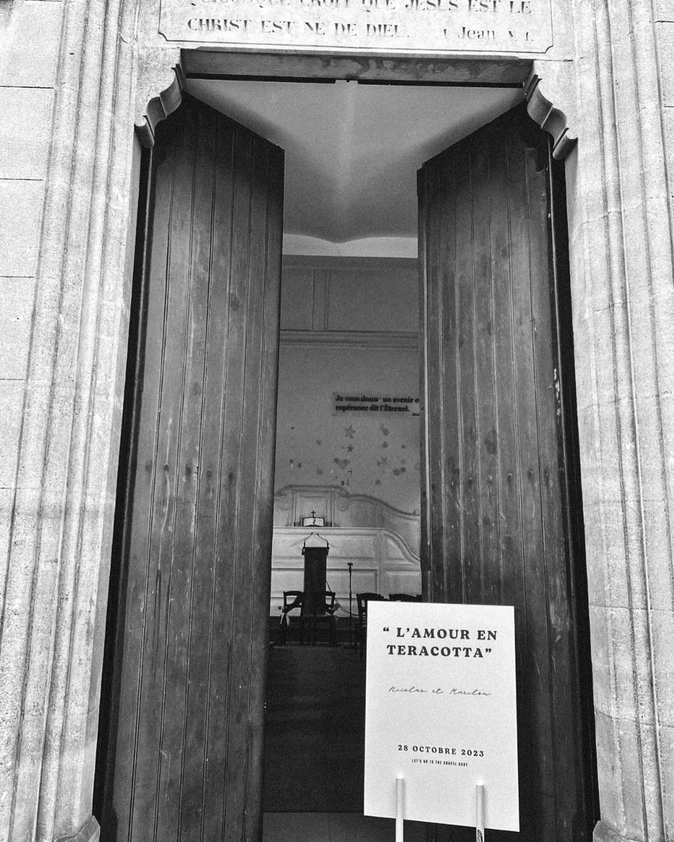 Chez certains de mes couples, la foi occupe une place centrale : ils choisissent une c&eacute;r&eacute;monie religieuse, avec tout le parcours que cela implique &mdash; rencontres avec le pr&ecirc;tre ou pasteur, pr&eacute;paration aux voeux, cadre l