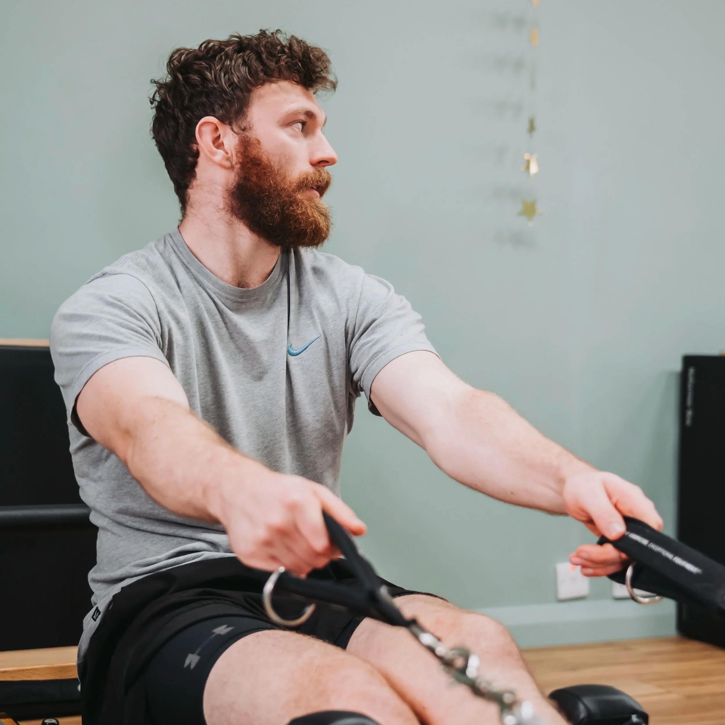 𝗠𝗘𝗡 &amp; 𝗣𝗜𝗟𝗔𝗧𝗘𝗦

Men remain one of the most underrepresented groups in both Mat and Reformer Pilates, but not at our studio.

Alongside our jam packed Mat Pilates for Men class we also have Will (a man) teaching on our Reformers. 

You do