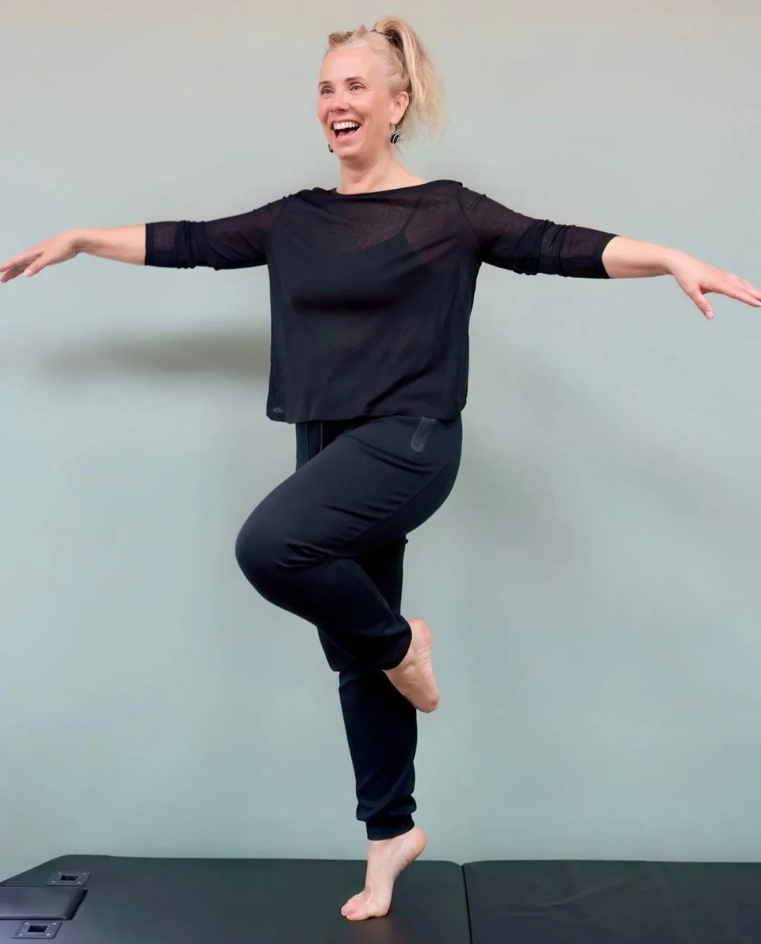 NIKI IS MORE THAN SHE LETS ON.

London-born and Northern Ireland-raised, Niki has always been passionate about movement, wellbeing, and helping people feel their best.

Before joining the CORE MVMNT team, she ran dance studios in London, finished run