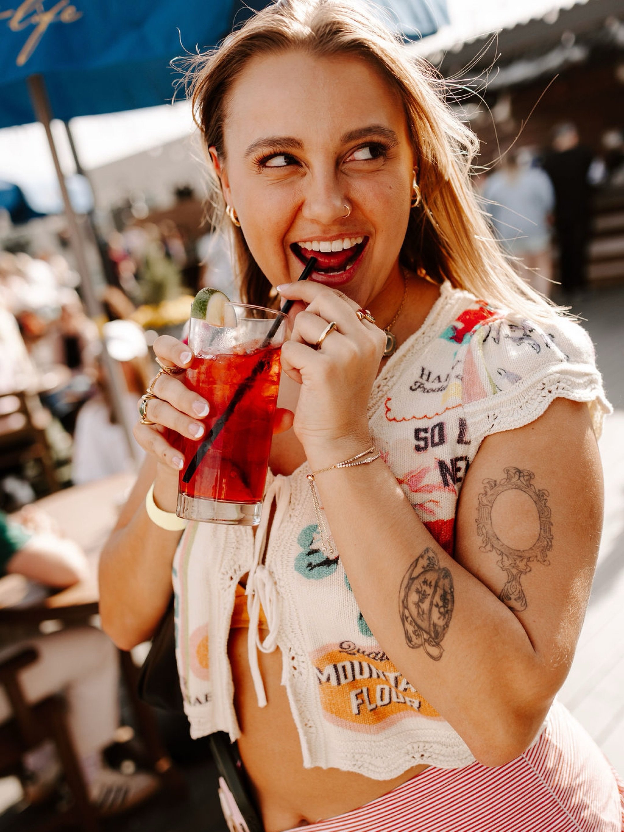 new bar crawl photos just dropped 🍓🍊🍋🥝🫐 

📸 @caitlinchriseneephoto 

photo gallery link in bio 

#lgbtq #event #midwesternlesbian #barcrawl