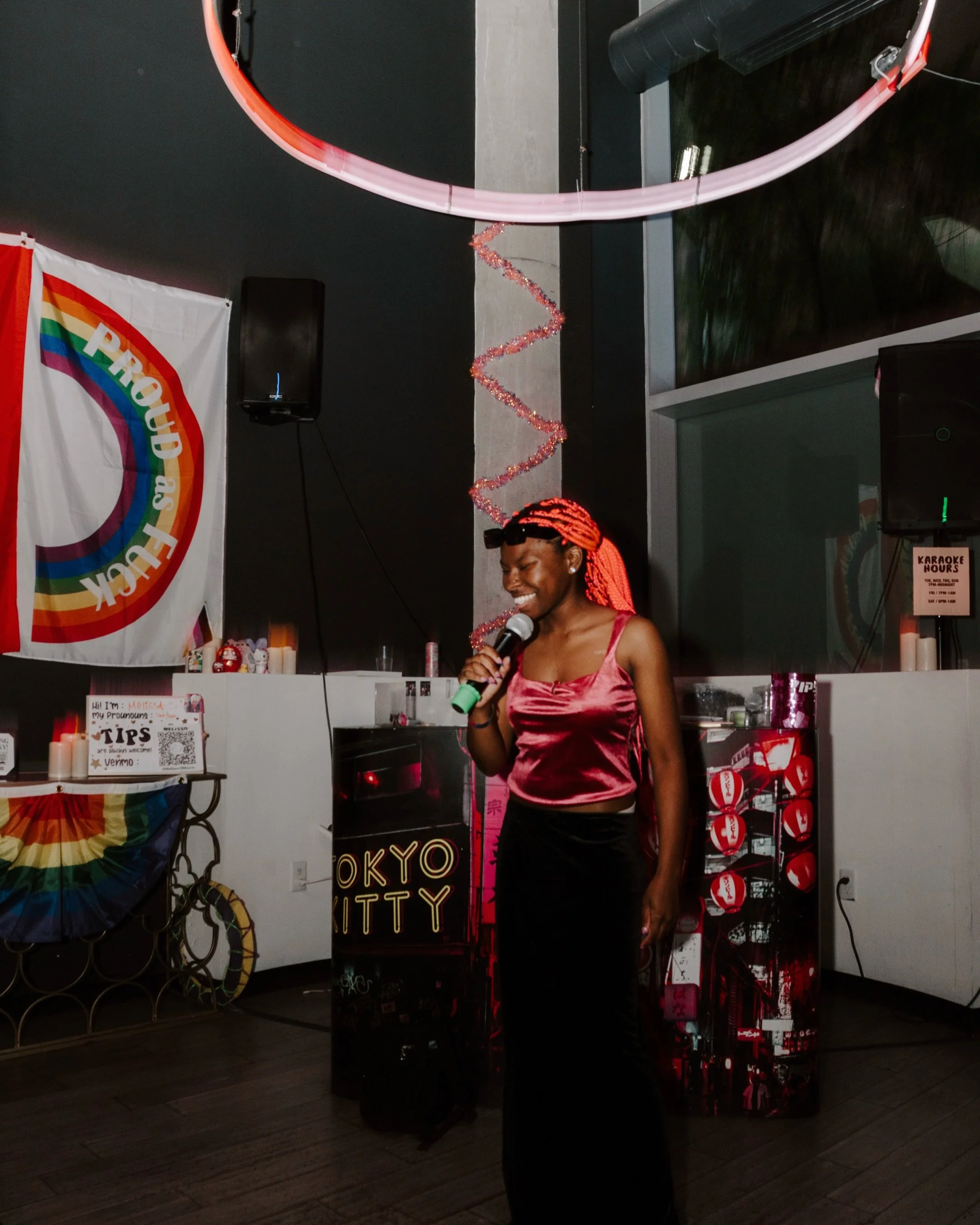 Midwestern Lesbian Presents Queer Karaoke Night! 🎤
Come party with us at @thetokyokitty on August 20th starting at 7pm! With karaoke, drinks, photo booth, and Drag performances by @vantablackcincy and @biteriskdrag !
All attendees must register to a