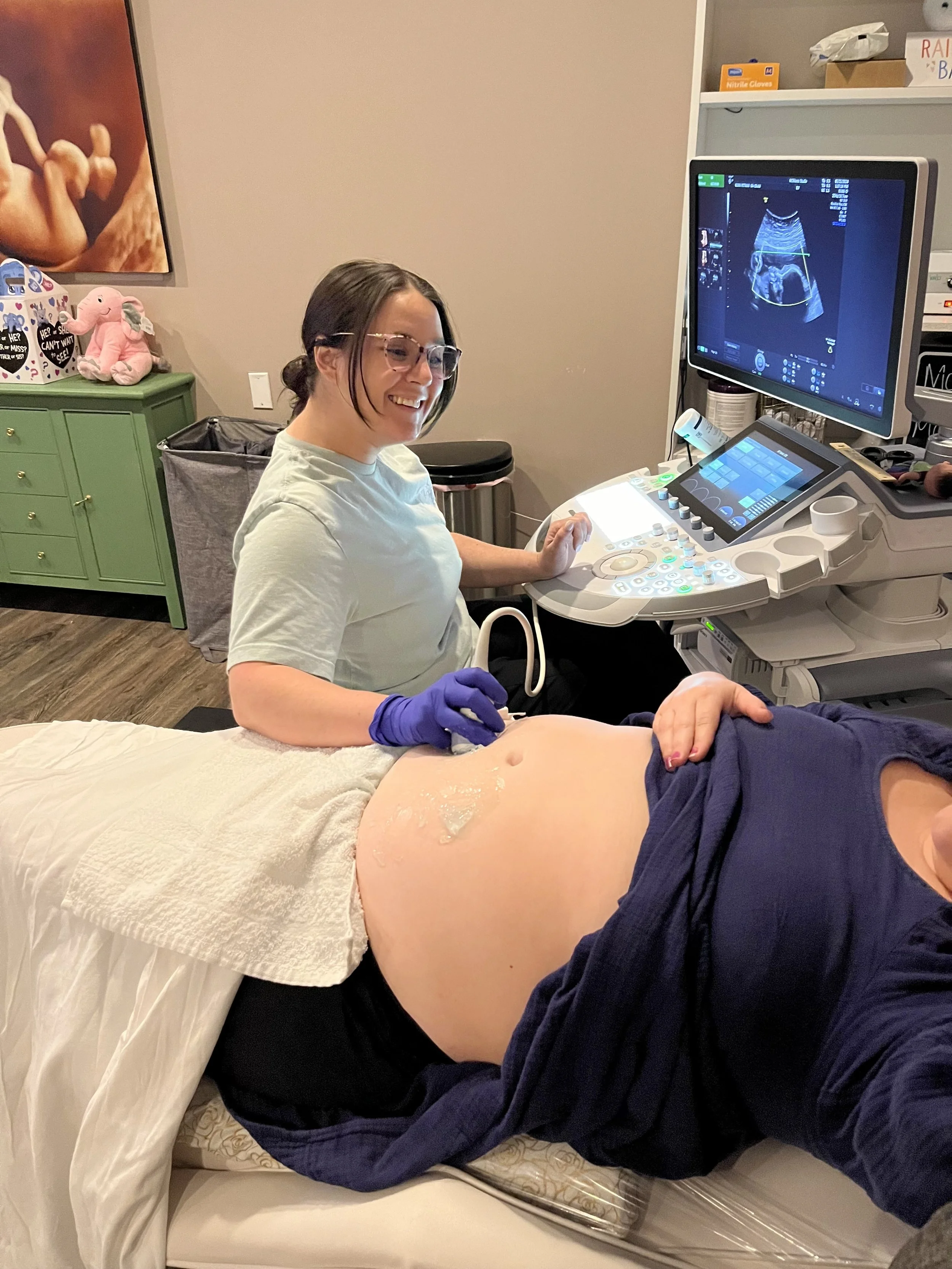 pregnancy-trimesters-ultrasound-insight-for-moms-moments-studio
