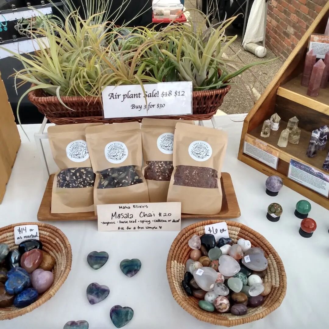 Here with @anjali.collective at the Historic Folsom Farmers market. Crystals, plants and boho decor. Free chai samples!