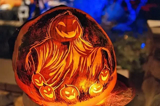 It’s that time of year again! Today at The Halfway Club, we’re having another makers fair where you can get your pumpkins, costume accessories and loads of other fun stuff. @garrett_barley @sabertoothvagina and other awesome DJs are spinn