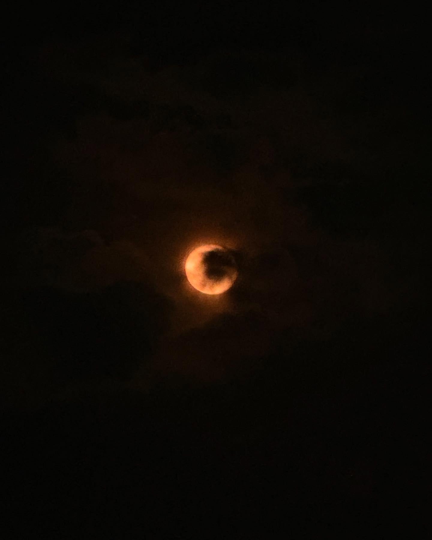 LA LUNA Y LAS NUBES, March 2025 | Houston, Texas
๐ธ: @dallanacamargo
#moon #photo #photography #moonphotography #moonphoto #luna #cloud #cloudscape #cloudphotography #nubes #fotografia #foto #lunafotografia #iphone16pro #iphonephotooftheday #ipho