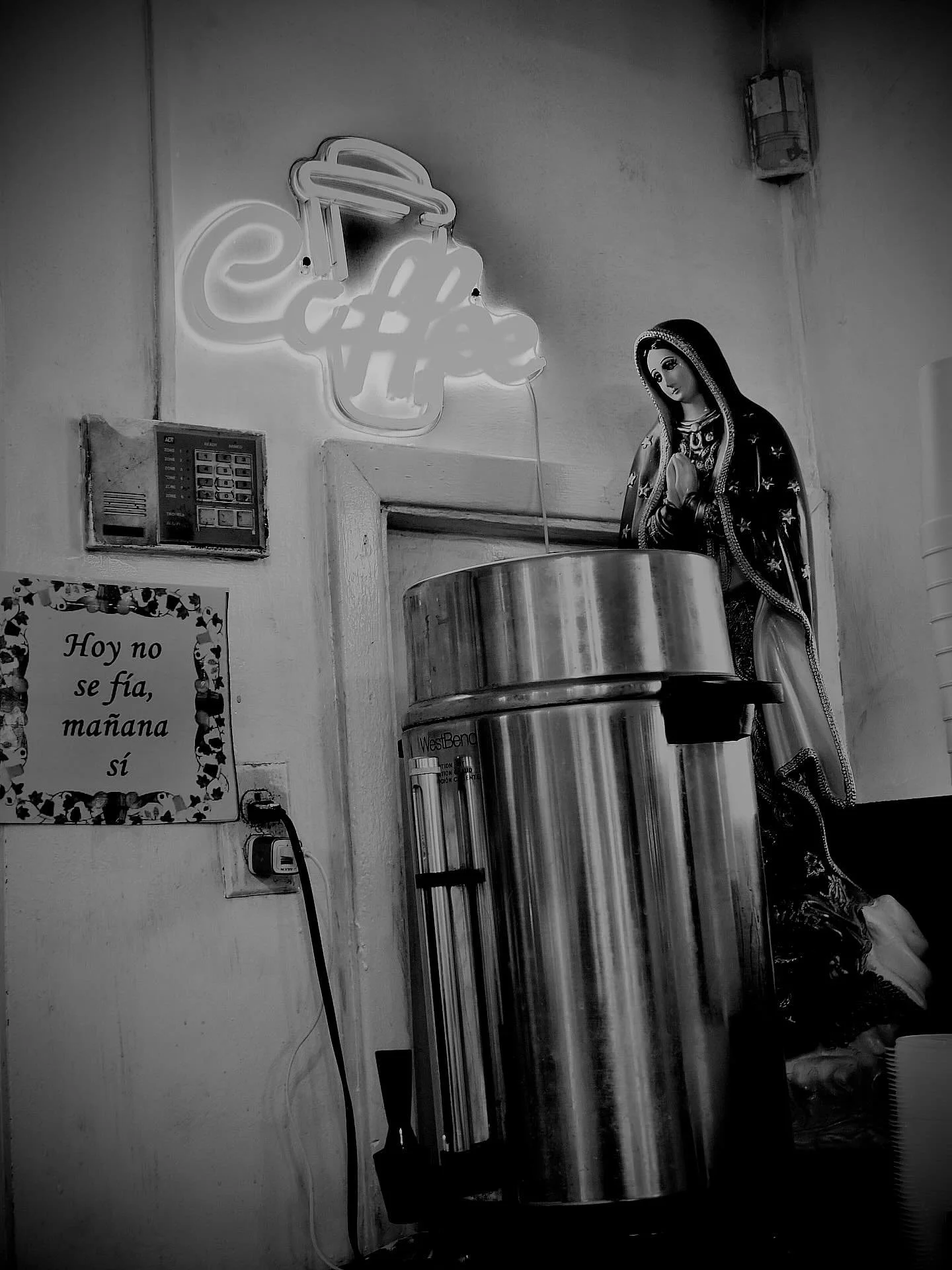 HOY NO SE FÍA, MAÑANA SÍ, September 2025 | Houston, Texas
๐ธ: @dallanacamargo
#coffee #houston #photography #photooftheday #houstonphotography #sonyzv1 #sonyzv1photography