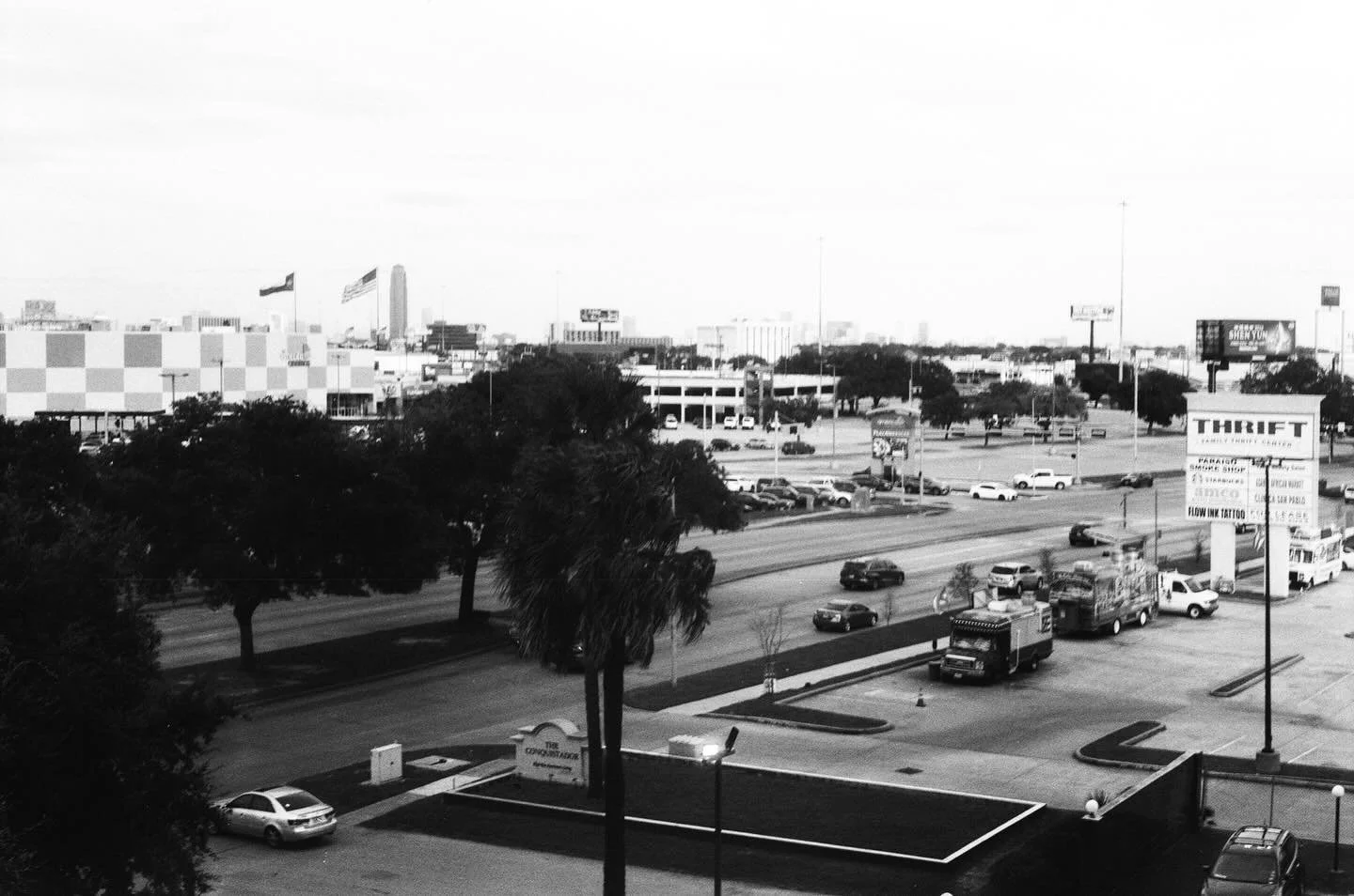 BELLAIRE, November 2023 | Houston, Texas

📸: @dallanacamargo 

#film #filmphotography #filmblackandwhite #filmblackandwhitephotography #houston #sharpstown #minolta #minoltaxd11 #minoltaphotography #streetphotography