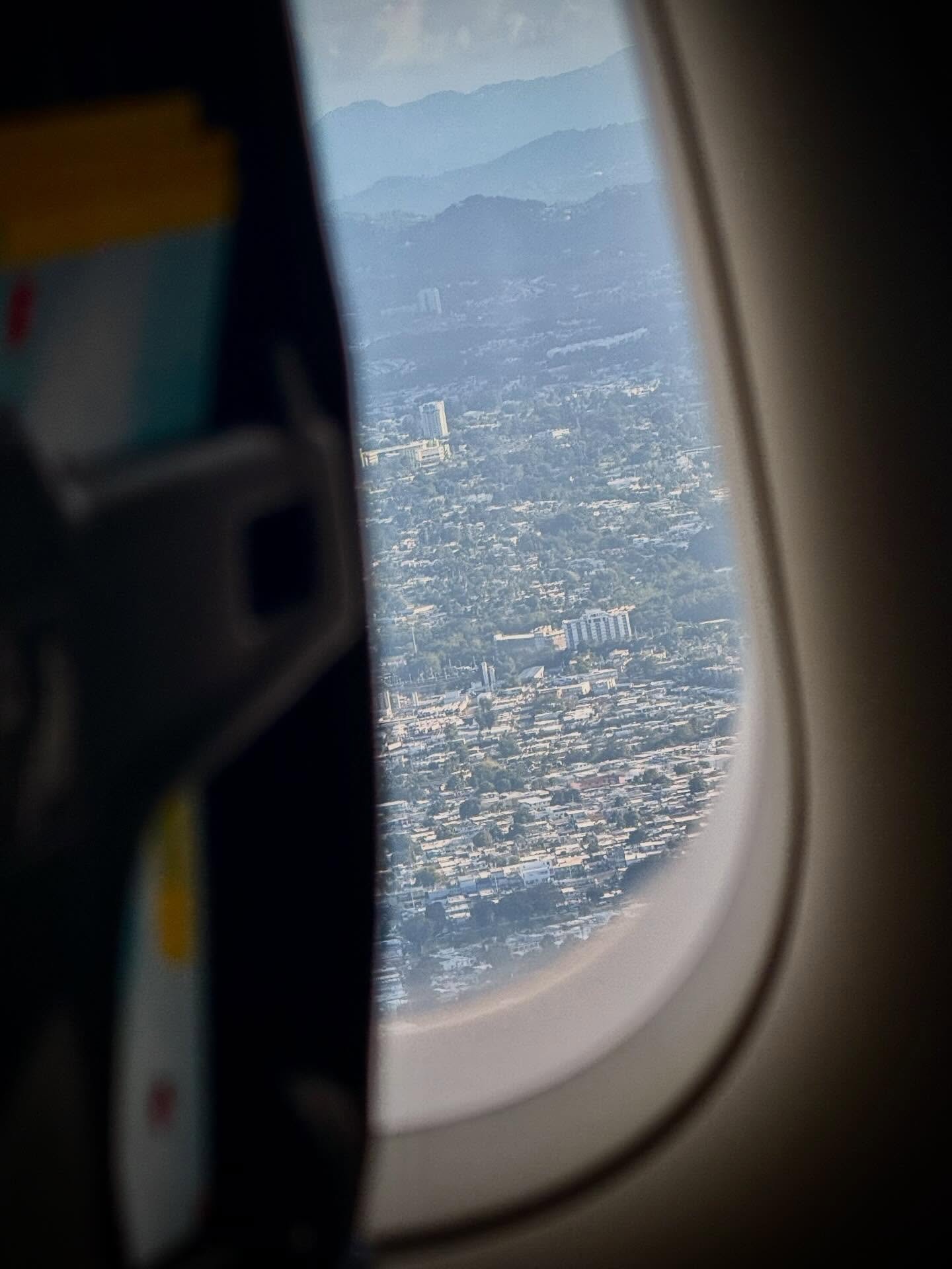 PR DESDE EL AVI&Oacute;N, December 2025 | San Juan, Puerto Rico

📸: @dallanacamargo

#sanjuan #photooftheday #photography #streetphotography #iphone16pro #iphone16prophotography