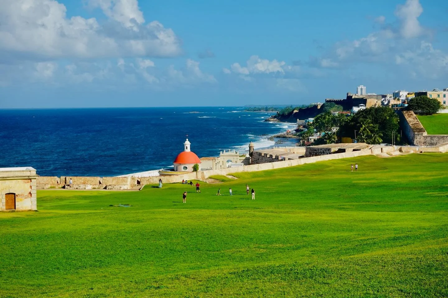 DESDE EL MORRO, December 2025 | Viejo San Juan, Puerto Rico

📸: @dallanacamargo 

#puertorico #viejosanjuan #photography #photooftheday  #sonyzv1 #sonyzv1photography