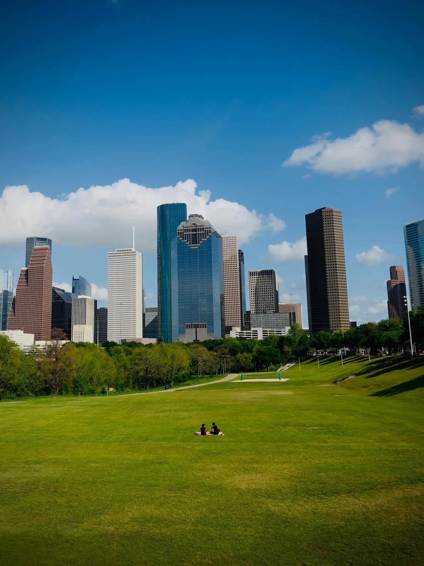 HOU, March 2026 | Houston, Texas 

📸: @dallanacamargo 

#houston #photoftheday #photography #sonyzv1 #sonyzv1photography