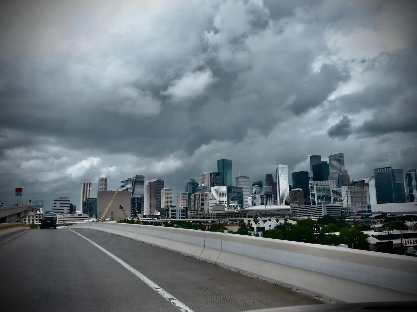 SE DOWNTOWN Houston, April 2026 | Houston, Texas

📸: @dallanacamargo 

#houston #photooftheday #fujifilmphotography #fujifilmxhalf
