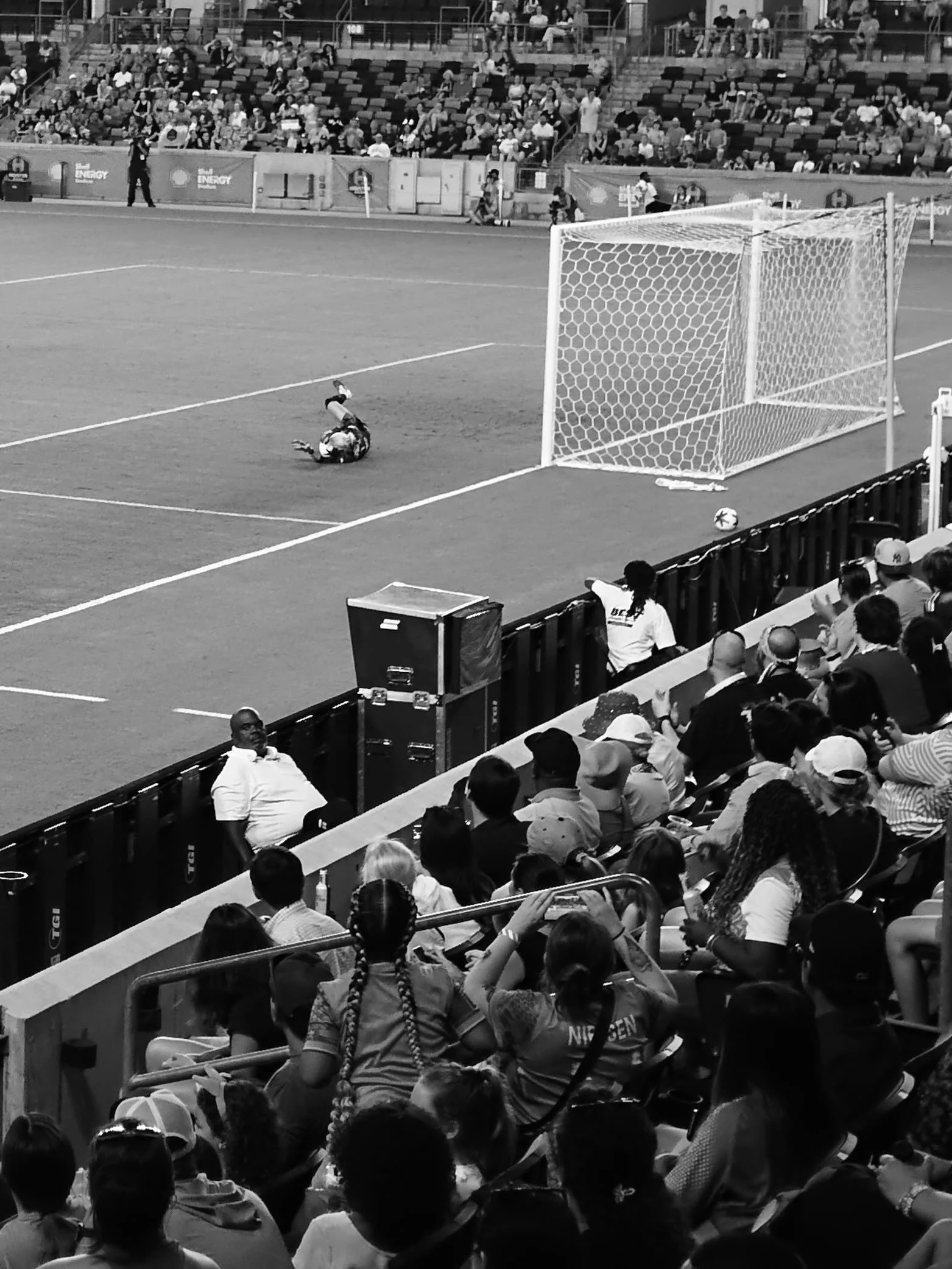 HOUSTON DASH CAMPBELL, July 2026 | Houston, Texas 

📸: @dallanacamargo 

#houstondash #photooftheday #fujifilmxhalf #blackandwhitephotography