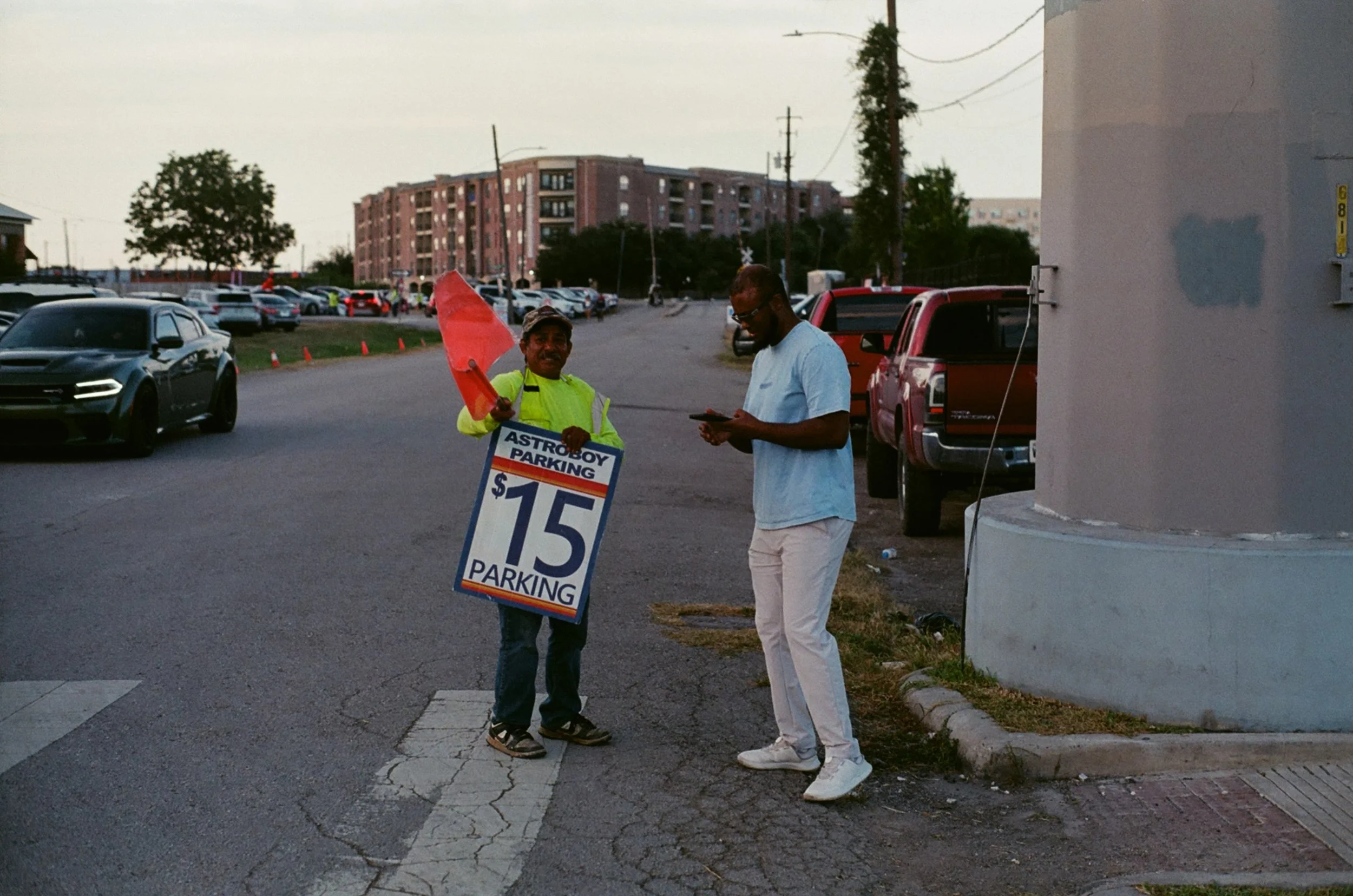 ASTROBOY PARKING ON FILM, 2026 | Houston, Texas

📸: @dallanacamargo 

#fifaworldcup #houston #photooftheday #filmphotography #minoltax570