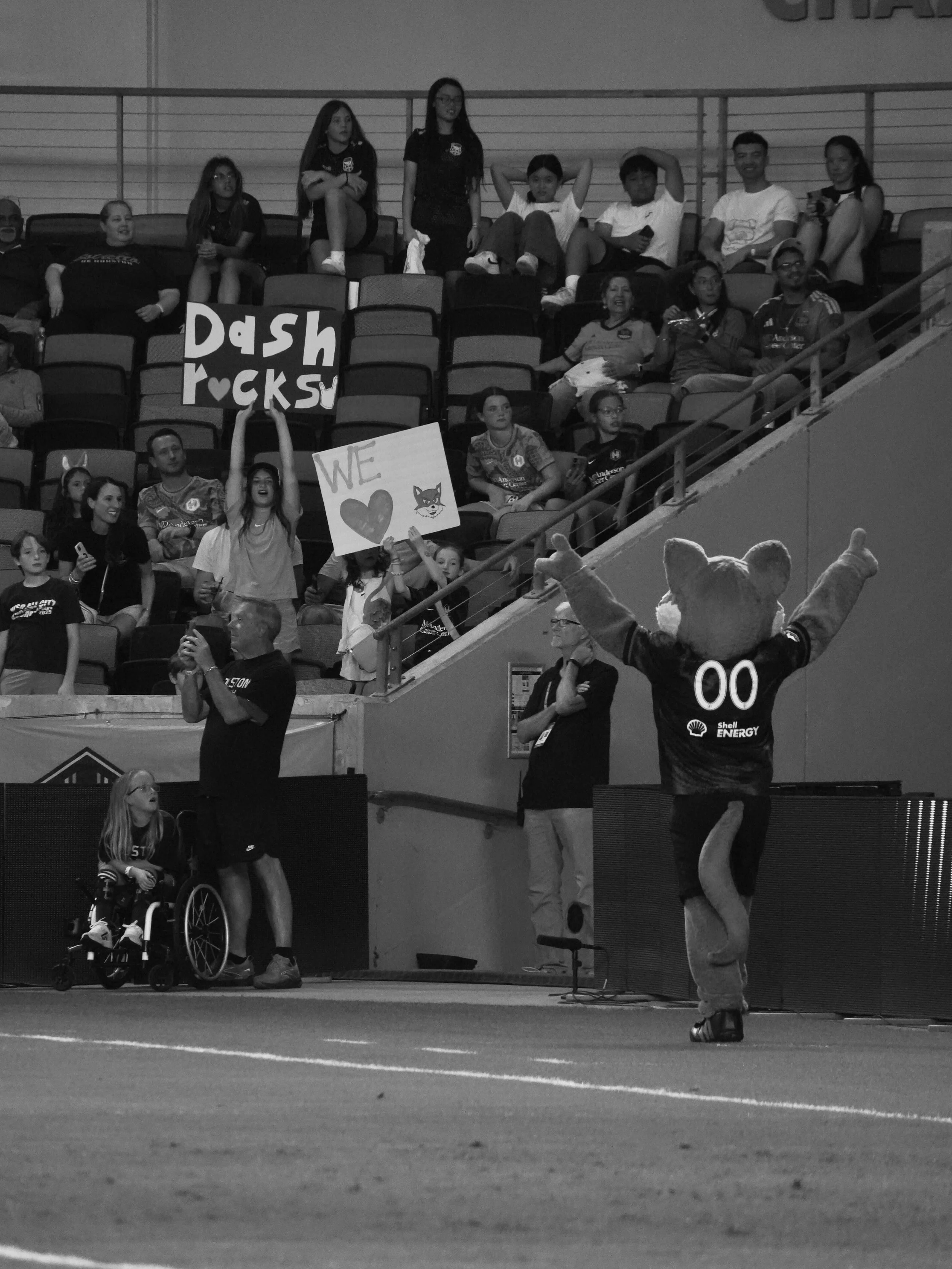 DASH ROCKS, September 2026 | Houston, Texas 

📸: @dallanacamargo 

#houstondash #disel #photooftheday #sonya6700