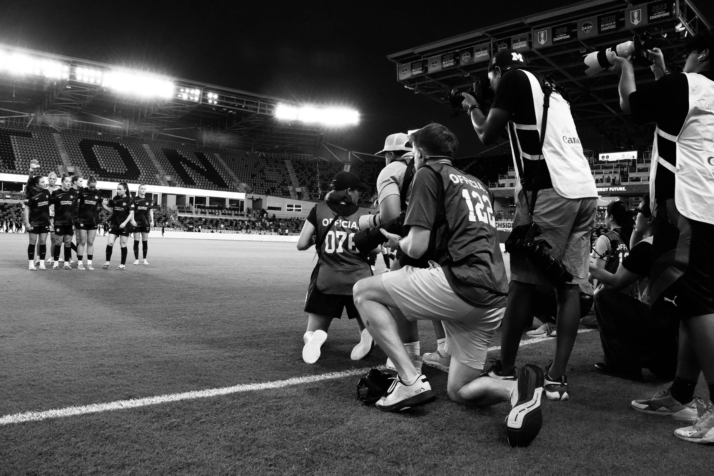 HOUSTON DASH TEAM WITH PHOTOGRAPHERS, September 2026 | Houston, Texas 

📸: @dallanacamargo 

#sonya6700 #photooftheday #sportphotography