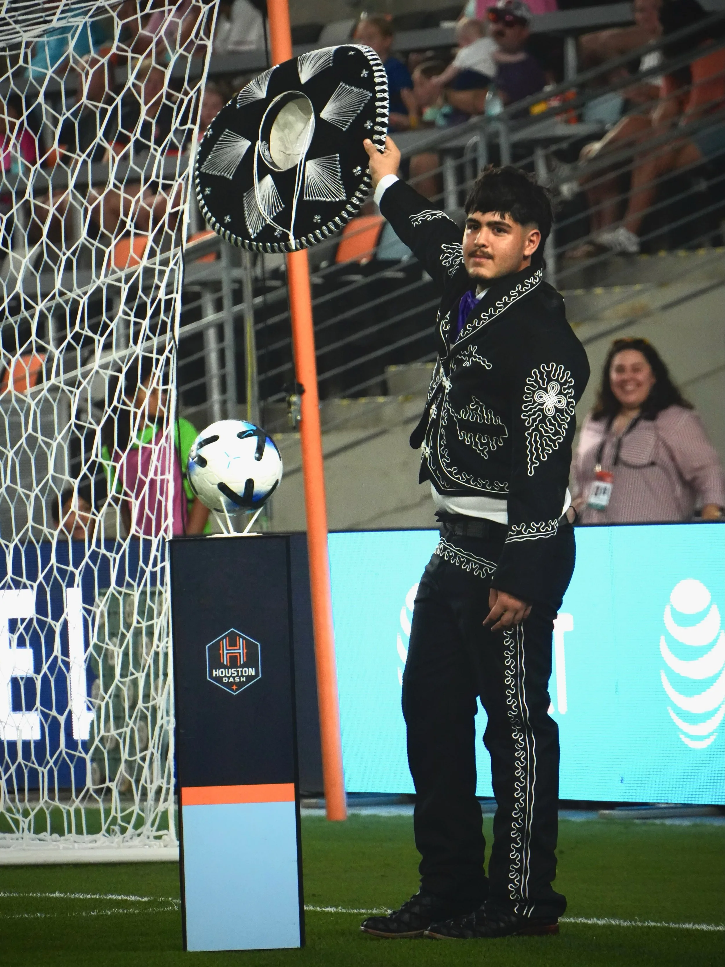 EL MARIACHI EN EL JUEGO DE LAS DASH, September 2026 | Houston, Texas

📸: @dallanacamargo 

#mariachi #houstondash #sonya6700 #photoftheday