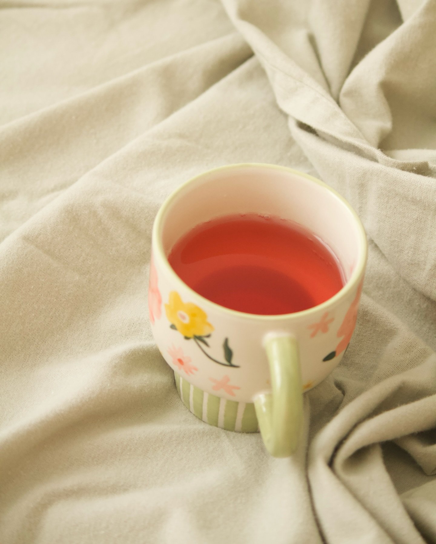 🍃☕️ From leaf to cup: every scoop matters.