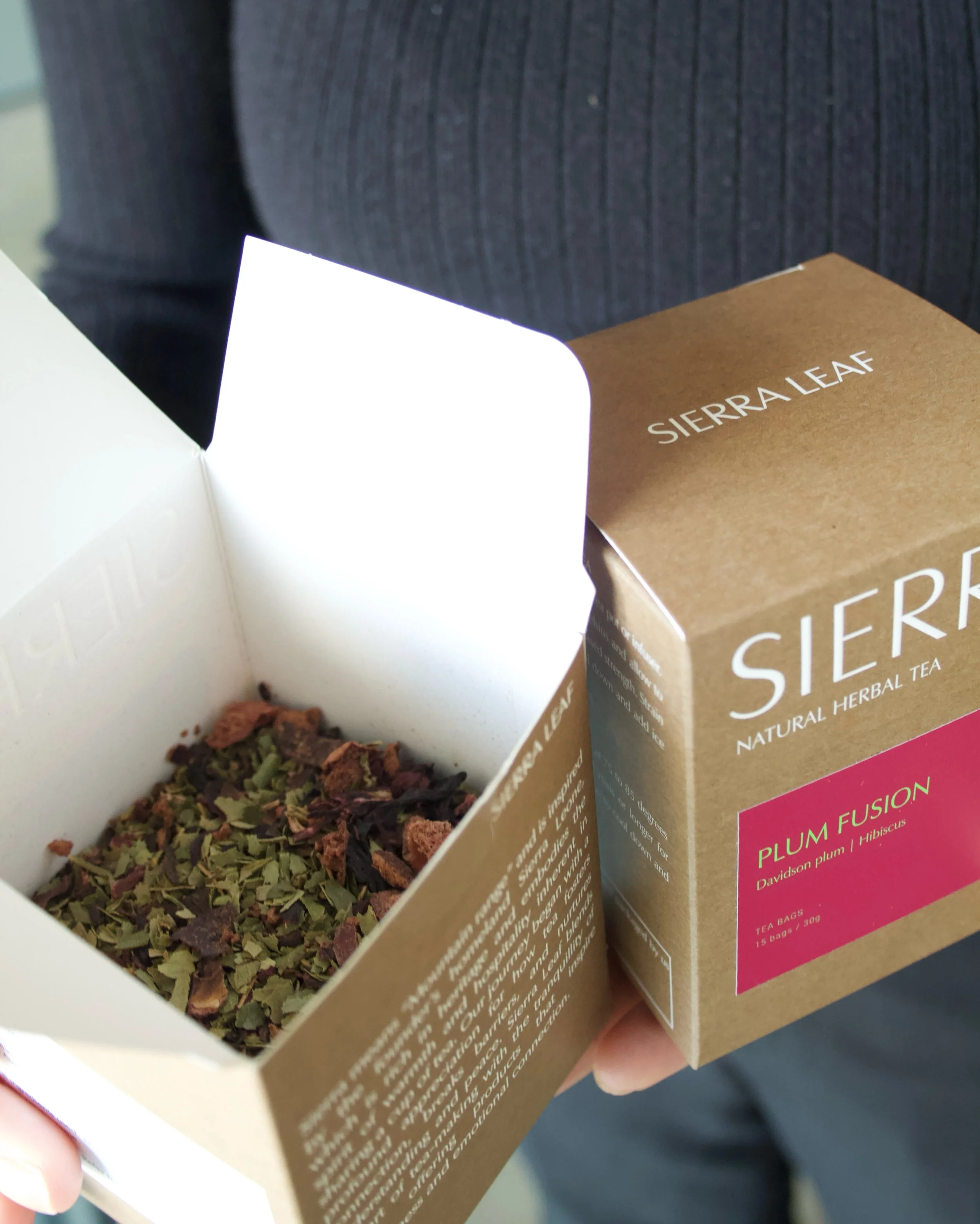 Plum Fusion invites you to pause, unwind, and enjoy a moment for yourself. Available in loose leaves and tea bags 🍑☕️