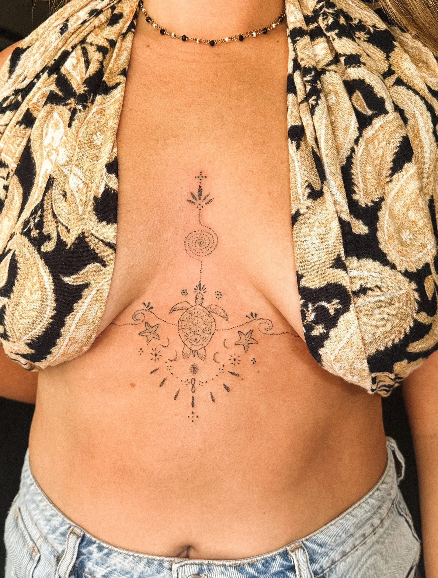 Honoured to create this heart-centred piece for my dear friend, Hayley. This intuitive tattoo was guided by her Lemurian spirit allies, weaving in the medicine of the ocean and the timeless wisdom of the sea turtles. Each mark holds a prayer of remem