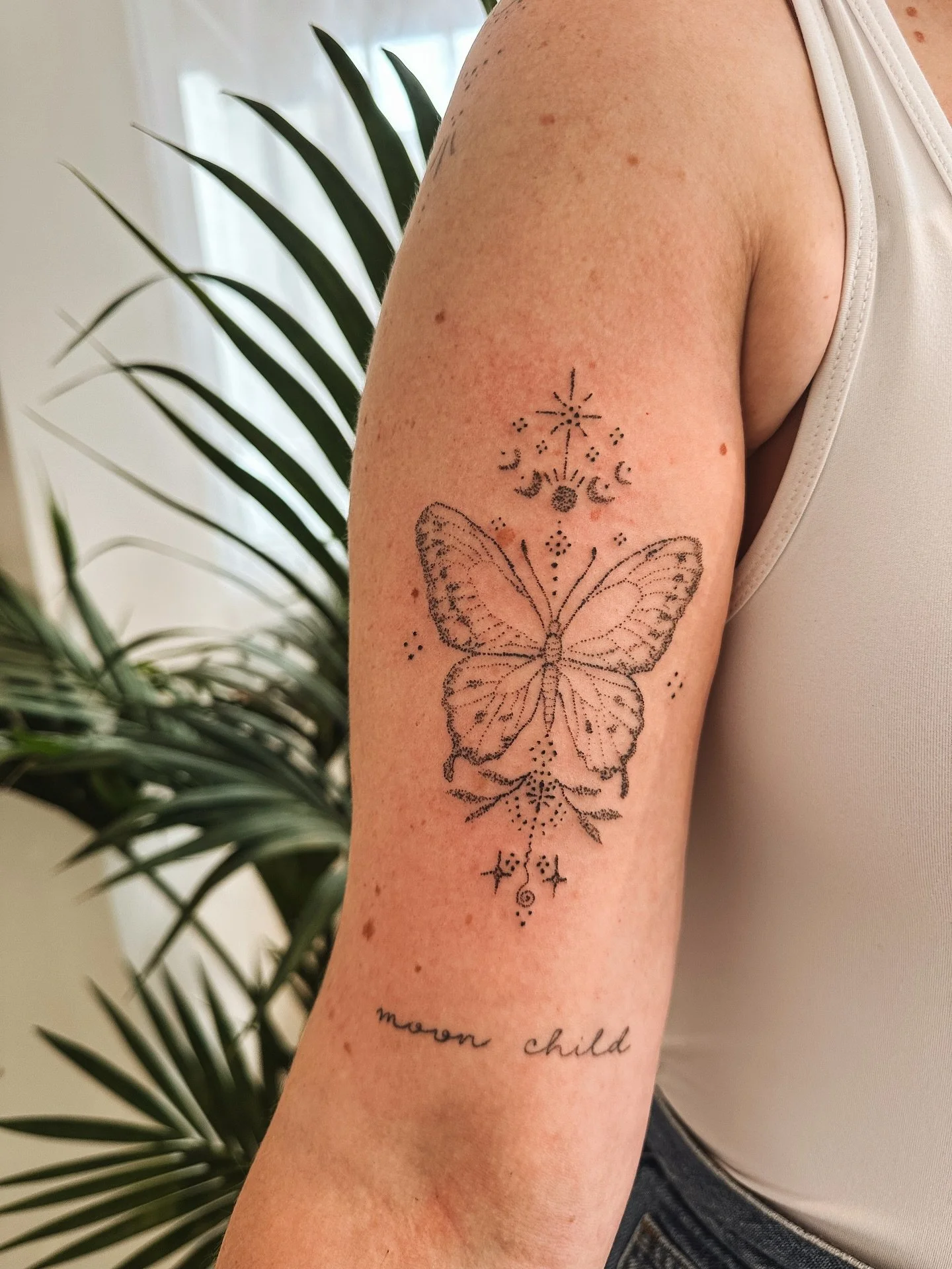 Thank you Brooke for trusting me again with this intuitive butterfly totem for you 🥹🦋✨ I&rsquo;m so grateful for all my clients, but especially those who come back again and again 🥺🫶🏽 Scroll through to see the healed humpback whale I did back in