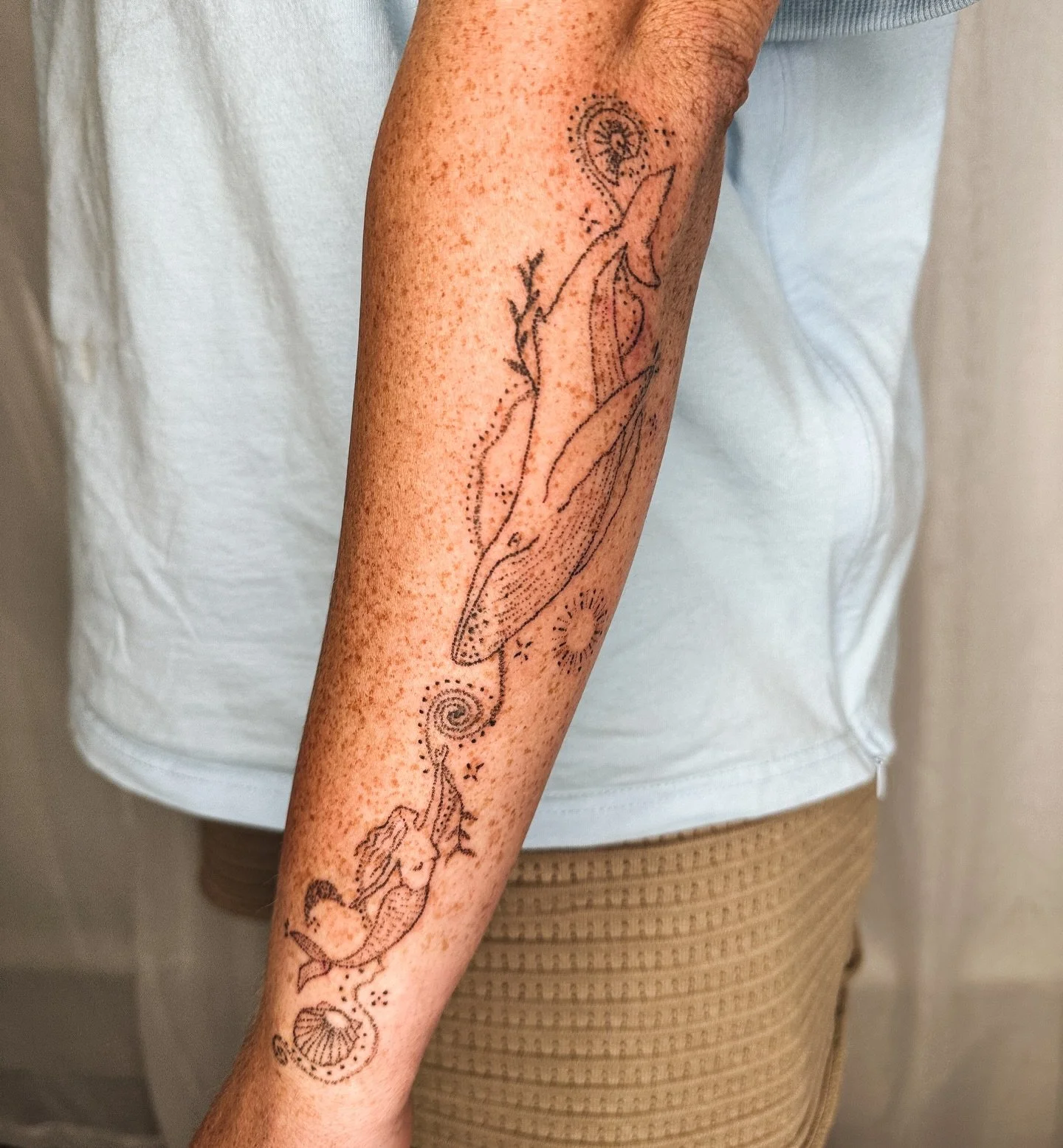 So in love with this mermaid and humpback whale ocean flow for Lauren 🐋✨🐚🧜🏽&zwj;♀️ @laurencroxon 

Bookings for next year are open ~ please send me a message to co create some ocean inspired magic together 🩵