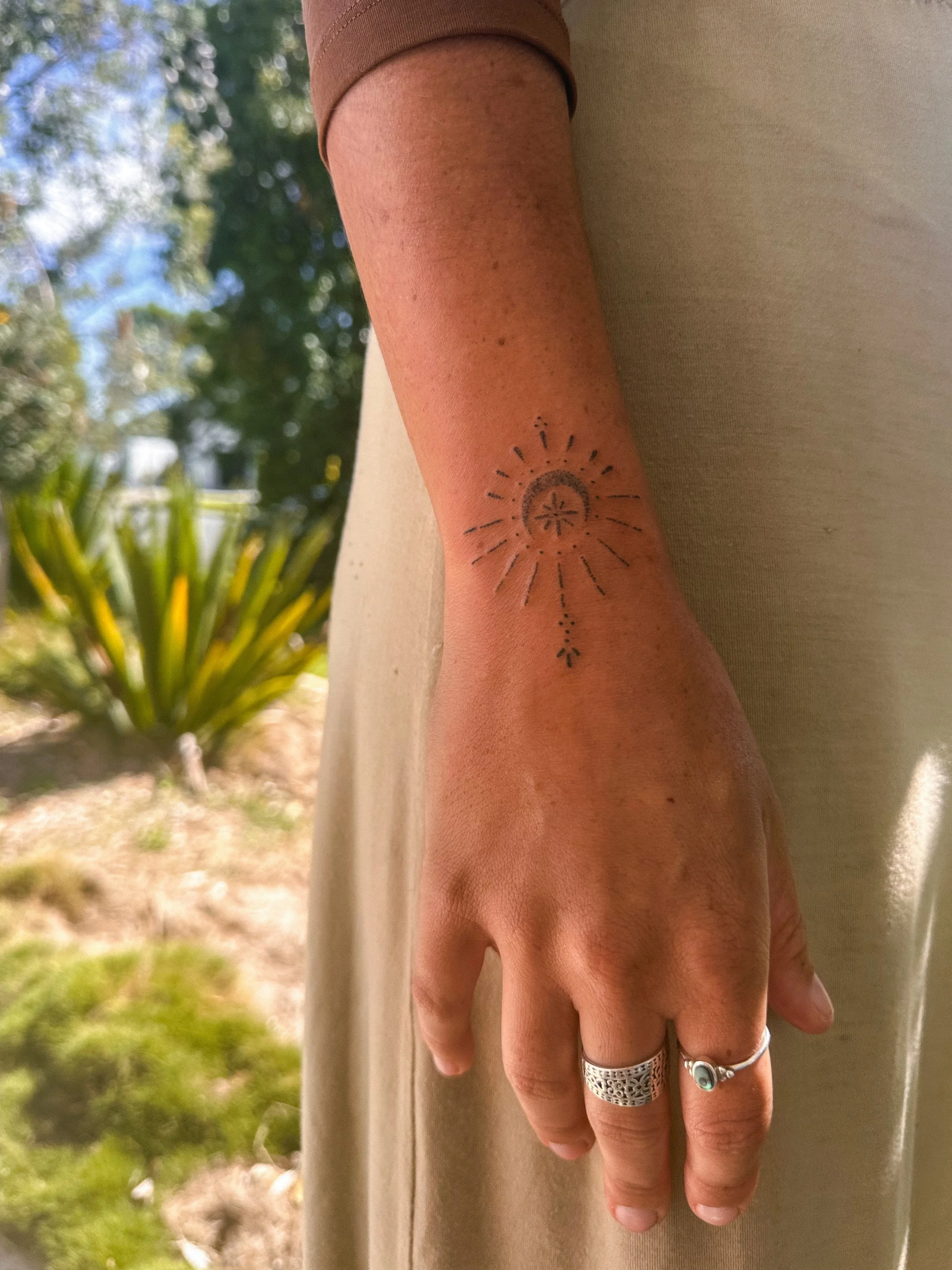 Some recent small but intentional totems on a few of my beautiful clients 🤎✨🫶🏽