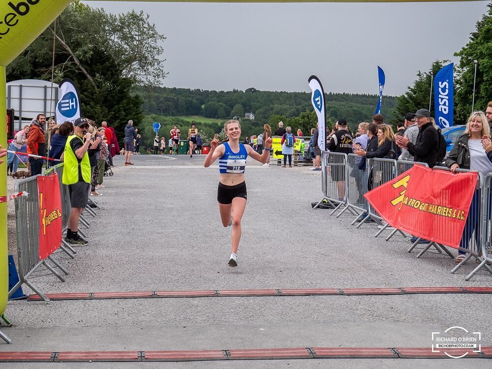 😀Smiling when running🏃&zwj;♀️🏃&zwj;♂️😀 Scientifically proven to improve your breathing, your posture, your speed and your finish line photos! #runharrogate10k