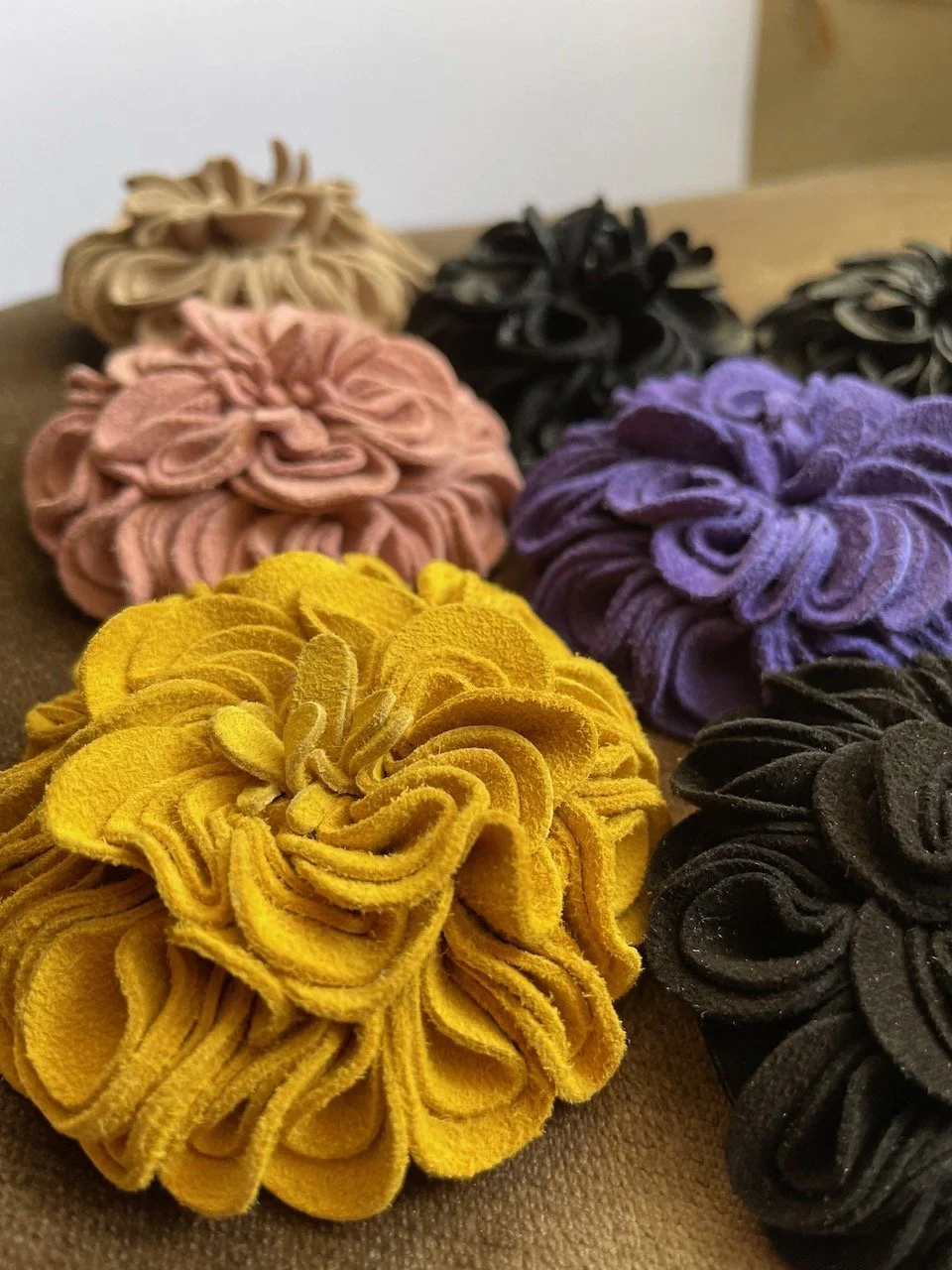 broches petals pliés groupe .JPG