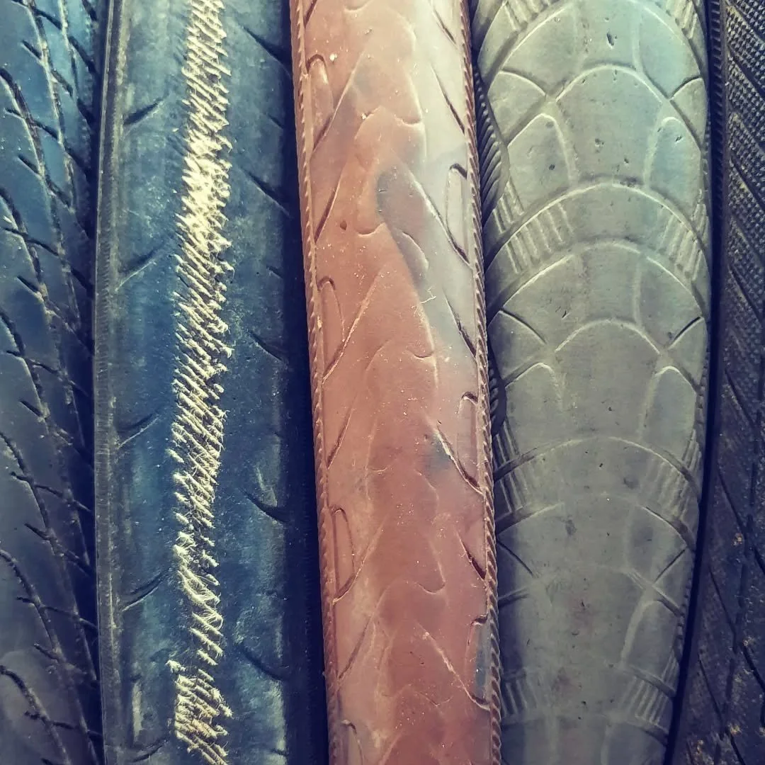 We zijn verhuisd en terug bezig! Fotodump van de afgelopen weken. Best wel geamuseerd ook hoor! 😃
.
.
.
#velogerardo #fietshersteller #fietsenmaker #zelfstandige #deurne #deurnezuid #platteband #deurnezuidonderneemt #ondernemer