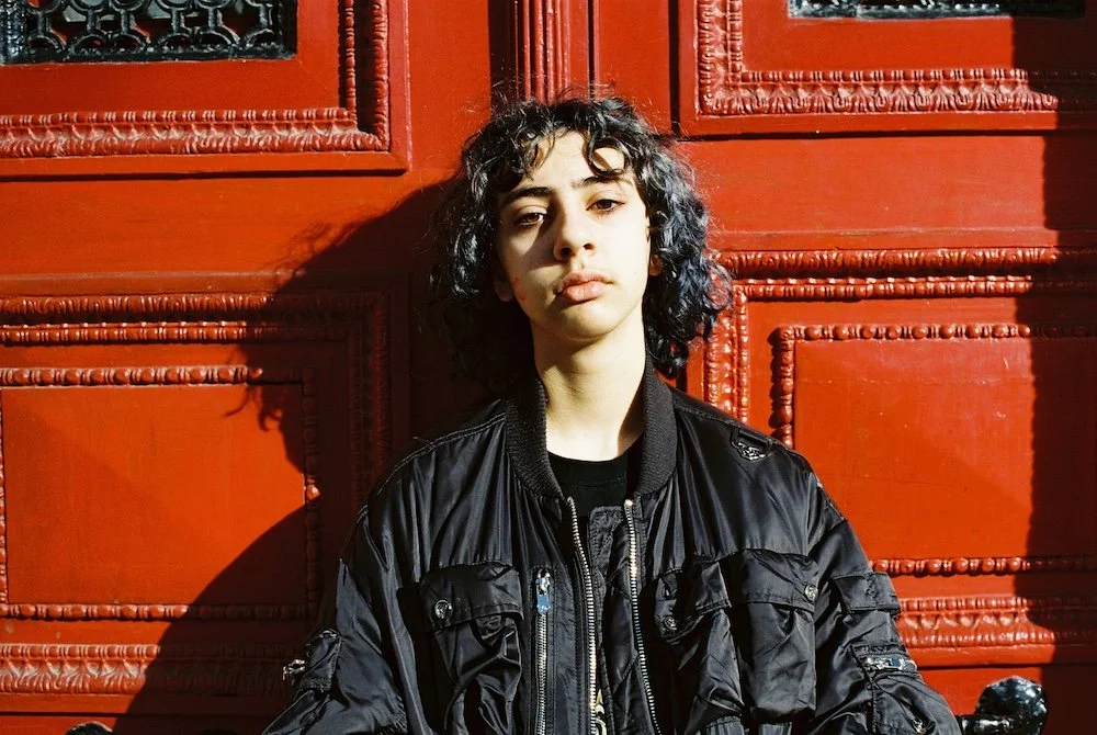 Photographie le dodger photographe photos paris Esther close up porte.JPG