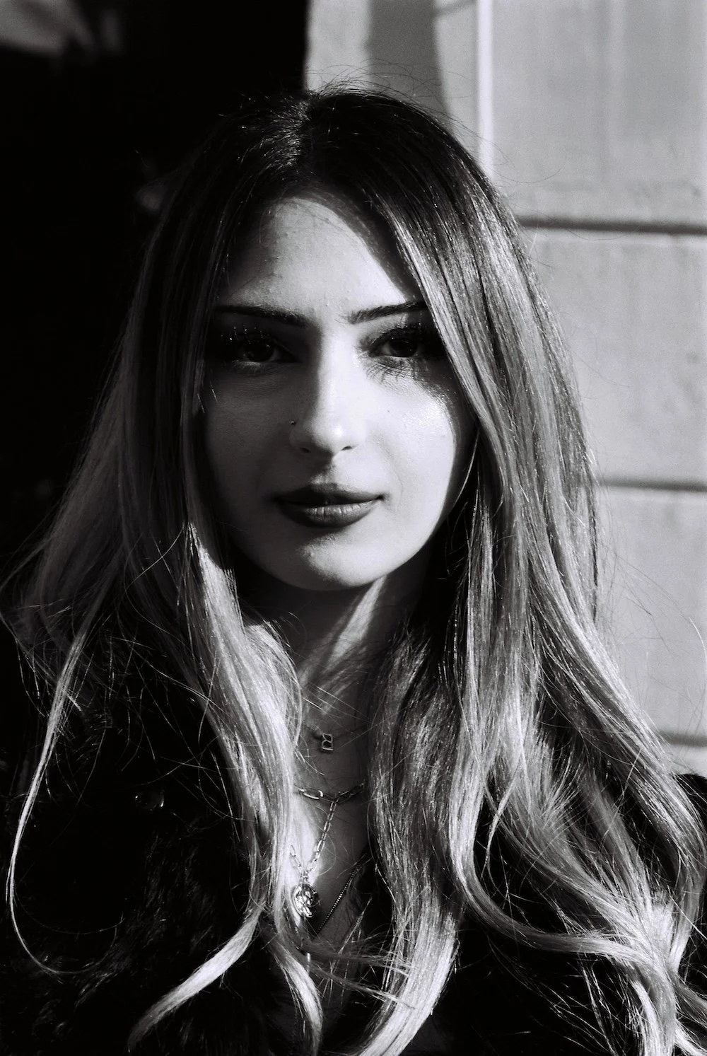 Photographie rue street portrait noir et blanc le dodger photographe photos black and white paris blonde brillante.jpg