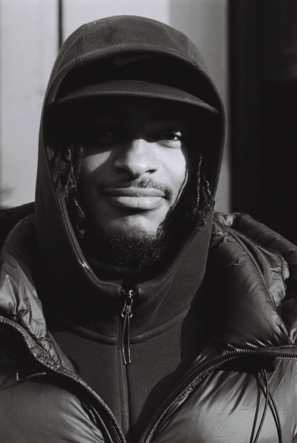Photographie rue street portrait noir et blanc le dodger photographe photos black and white paris voyou sympa.jpg