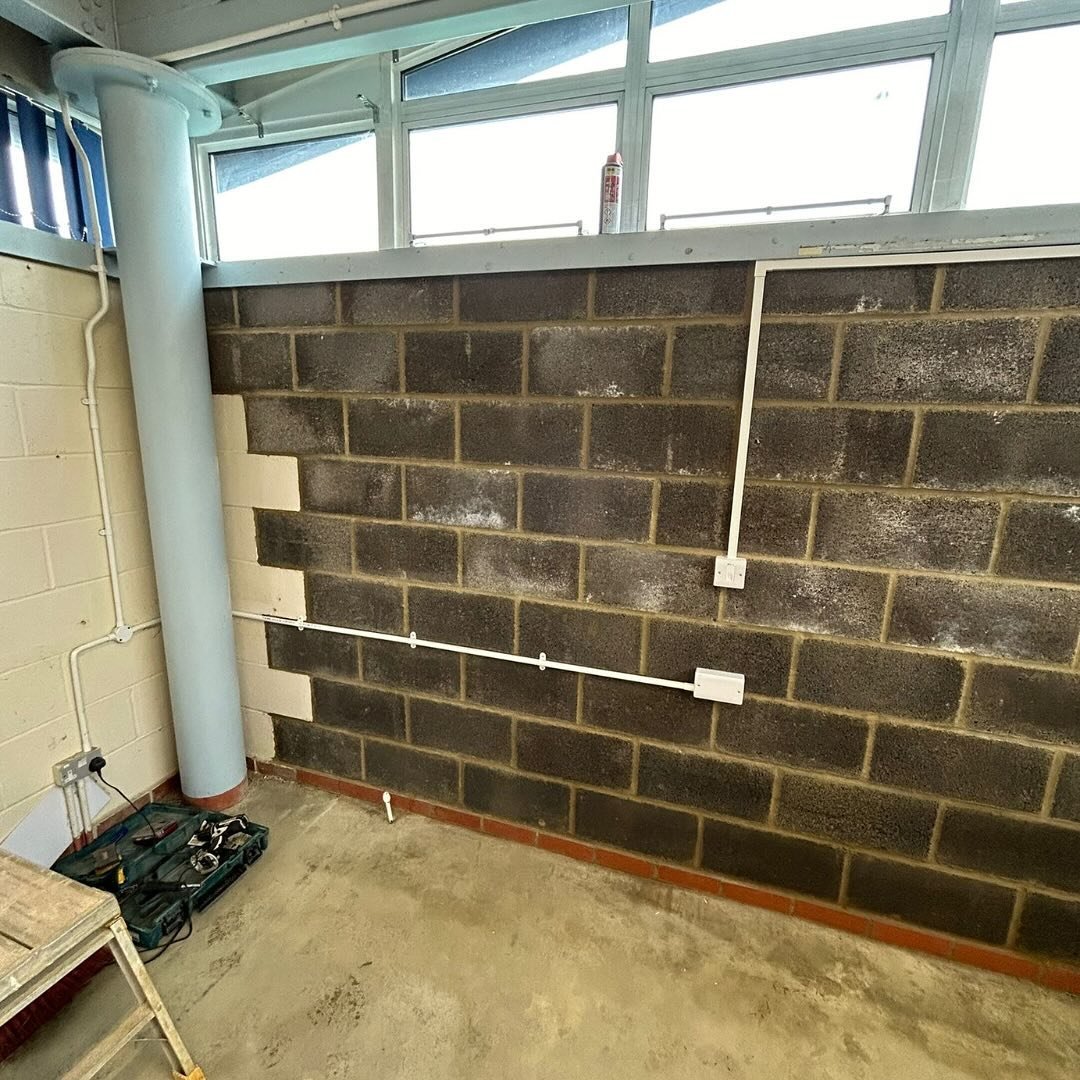 All in a days work ✅ swipe past the first two images to see what we were dealing with. 

📱 +44 7984 087806 or +44 7850 960846  💻 info@rovellelectrical.co.uk  🌎 www.rovellelectrical.co.uk

#registeredelectricians #approvedinstaller #electricianlife