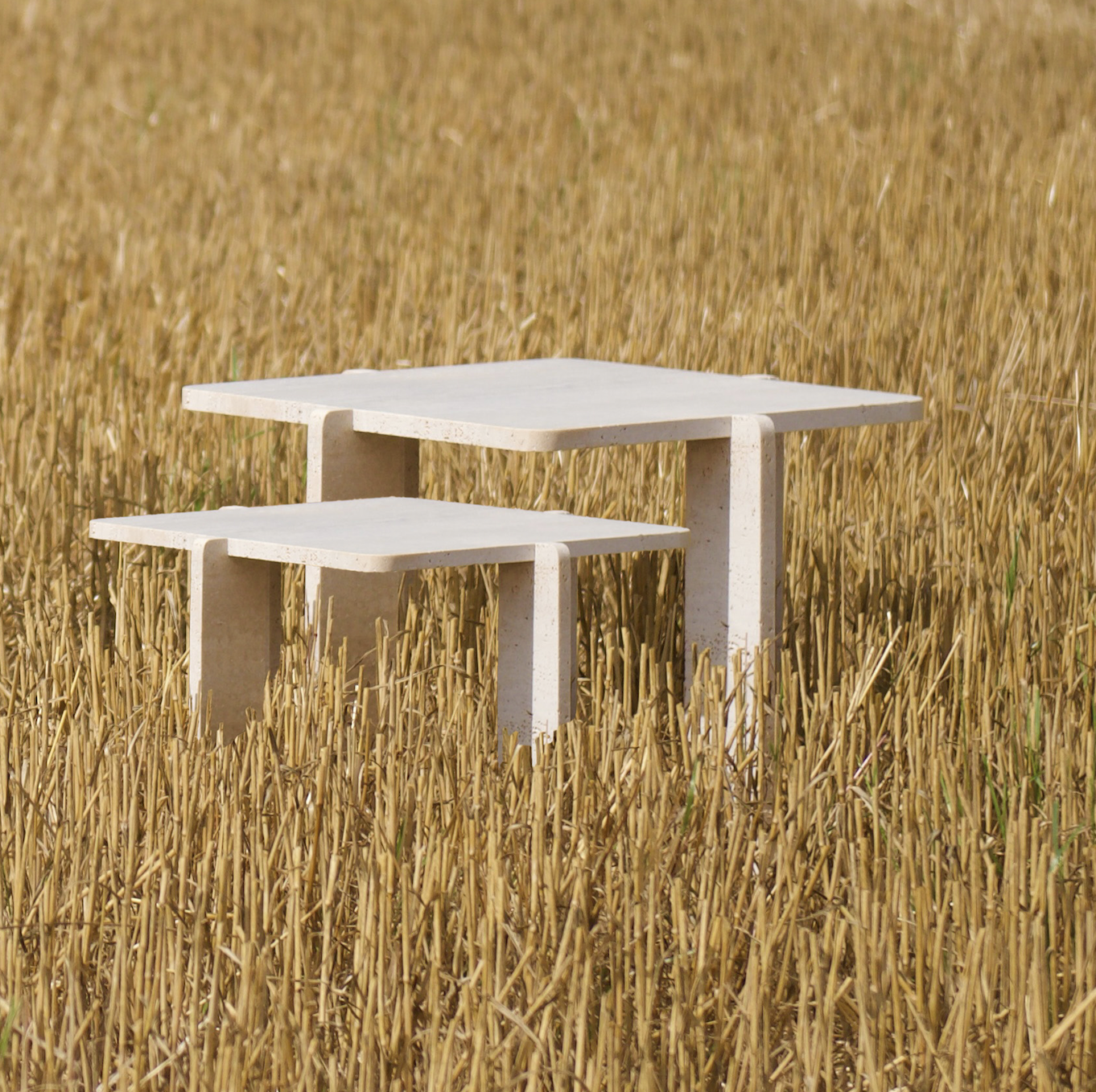 Tables gigognes