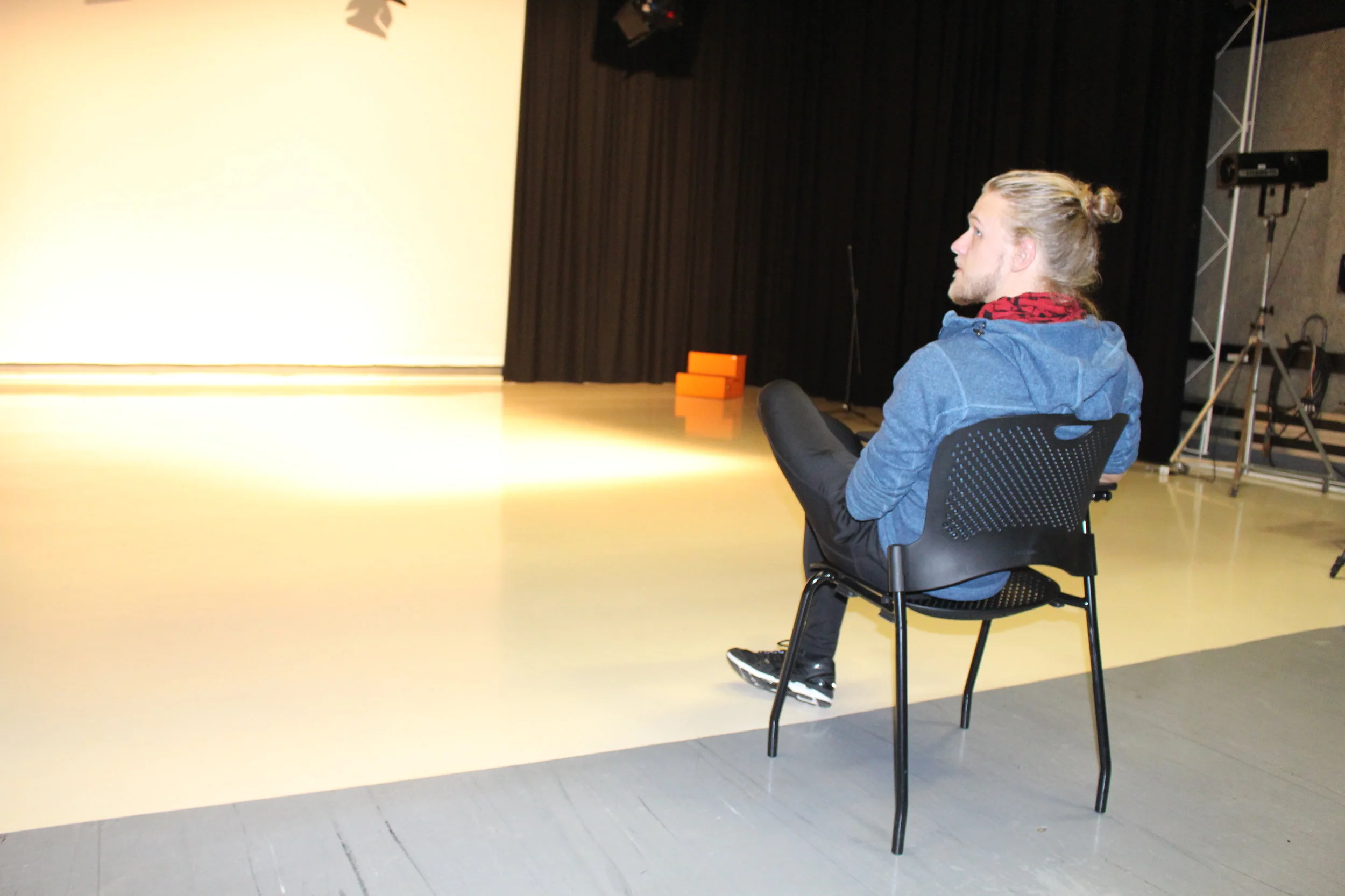  James Norton (“Frank Reynolds”) hangs around in the sound stage     