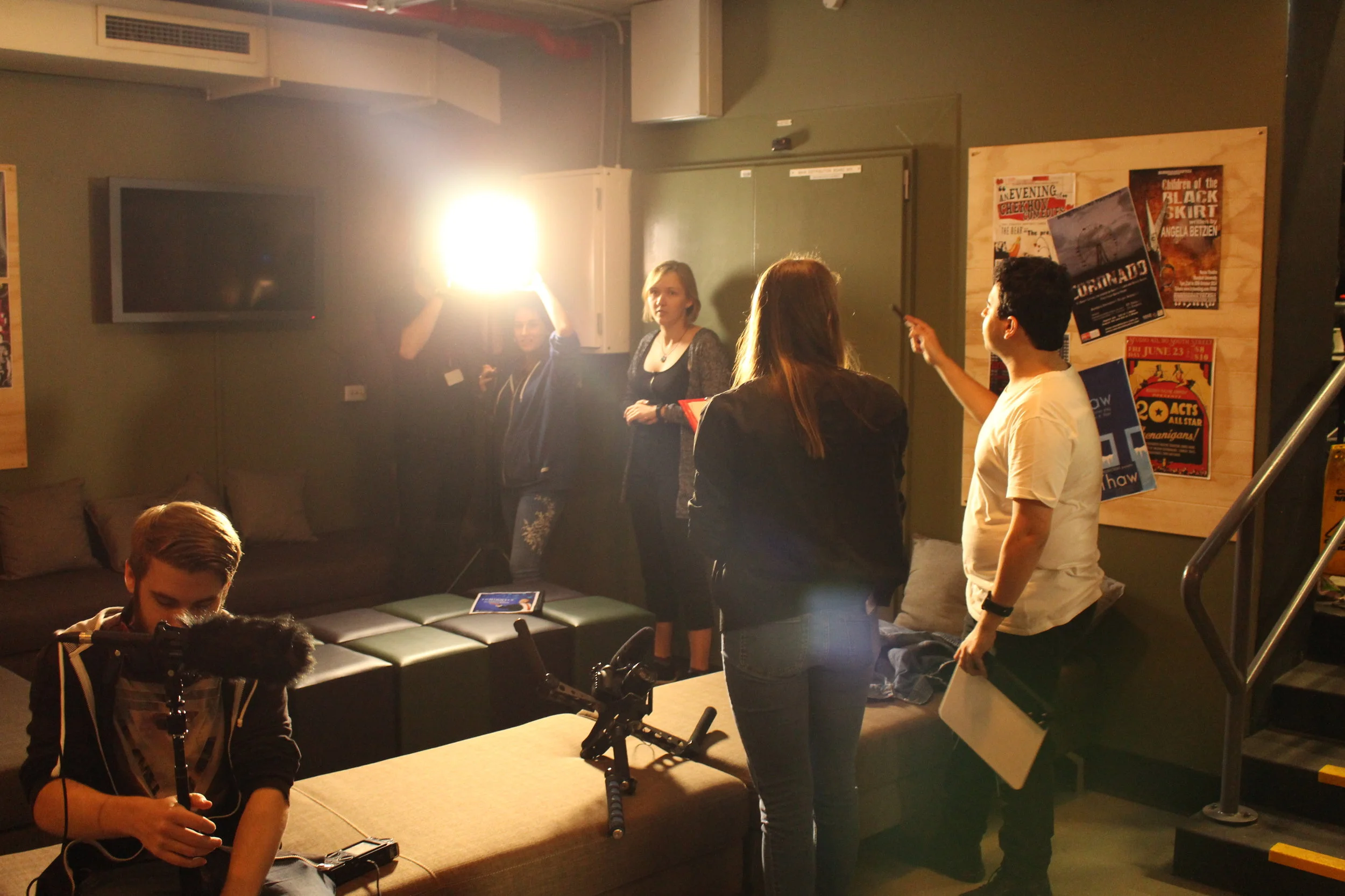  The crew set up the lighting in the backrooms (2)     