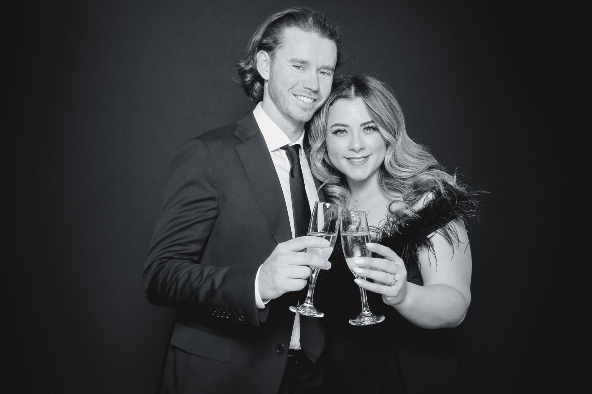 SIMPLE BLACK - TIMELESS MONOCHROME