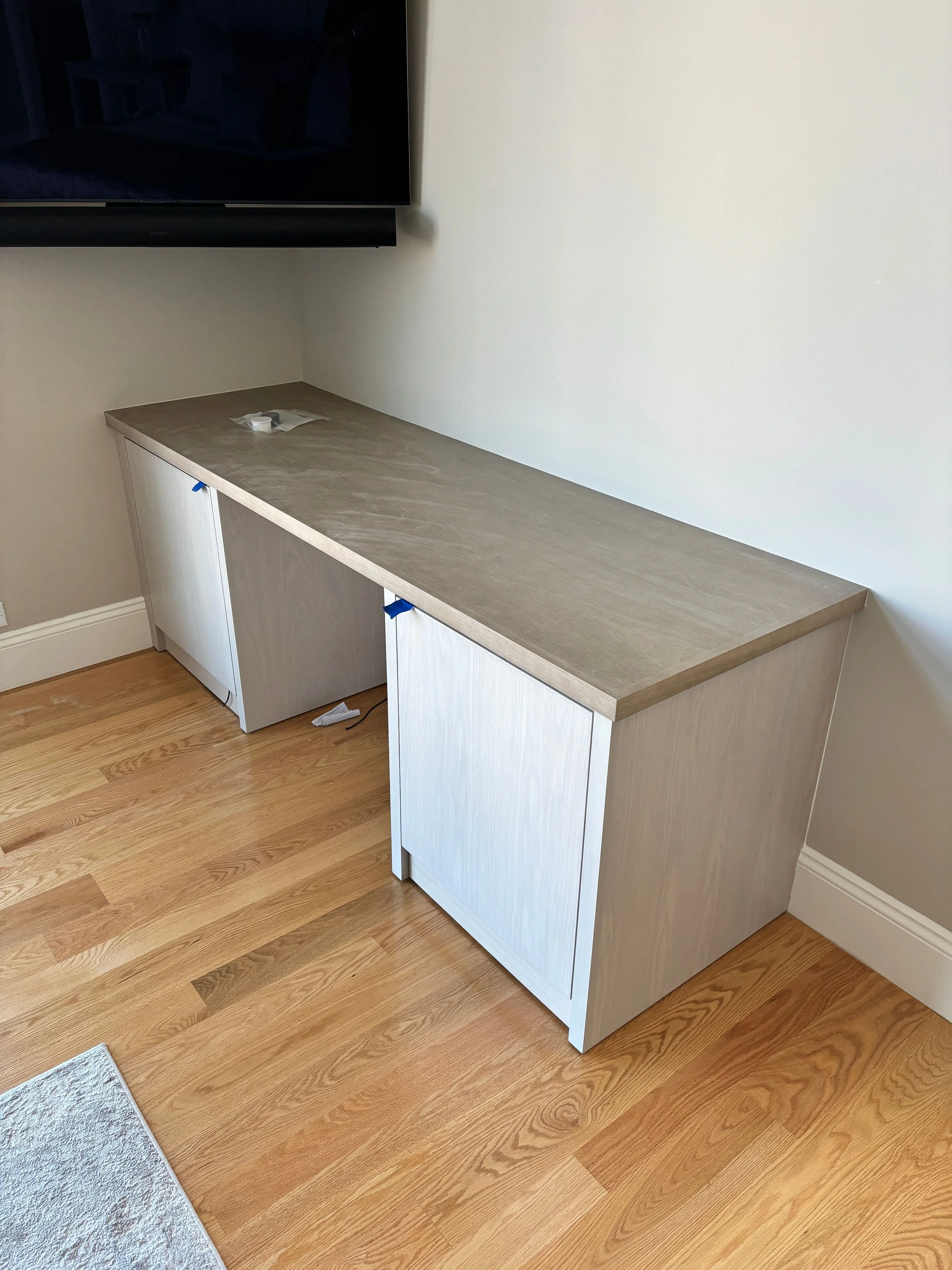 Laminate desk.jpeg