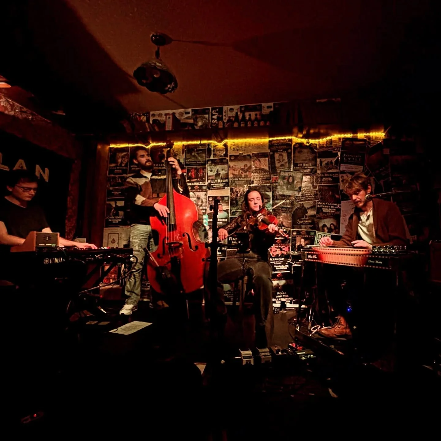 Big thanks to all who came along to our show last night at @coughlansbarcork 🙏 Mesmerising opening set too from Brian Leach @corkguitars!

Next up is @othervoiceslive Cardigan, Wales 
on 31st Oct + 1st November 🏴󠁧󠁢󠁷󠁬󠁳󠁿

📸 @caroltully 🙏