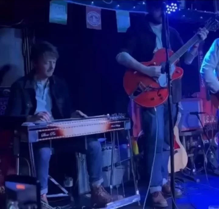 Coming back to earth after another great @kilkennyroots! A lot of fun accompanying...

@bren_berry &amp; The Slow Horses @mark_mckowski @cormaccurran + @brendantallonmusic 

@spencercullumjr + @anniewilliams___
+ @mrichruth

@mrstamey + @caitriona.fi