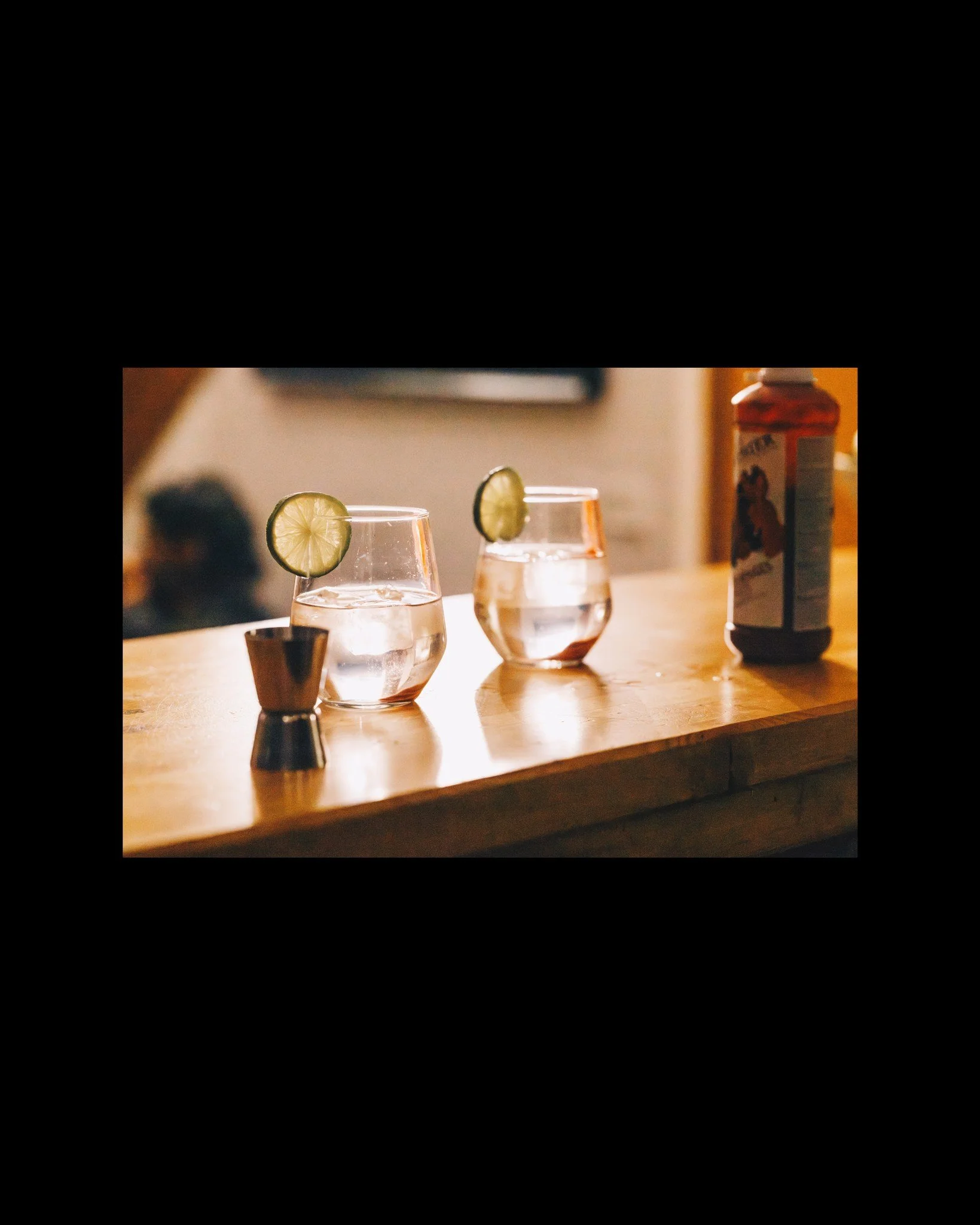 Adventure by day. Connection by night.

Once back to HQ, it's aperitifs by the fire, evenings around the table - incredible food, alcohol-free cocktails.

Conversations that really go somewhere.

Big thanks to @cleanco for the brilliant selection of 