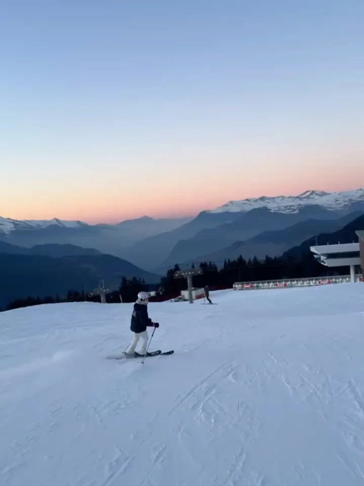 OUT OF OFFICE.

#soberski