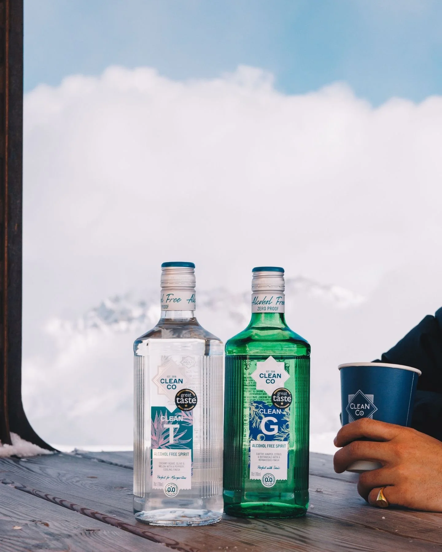 Fresh on Friday 🍸

It can be difficult to get good quality 0% options in the mountains, and we know there's nothing worse than being stuck with the same, boring beverages.

That's why we teamed up with @cleanco to offer our guests a stunning collect